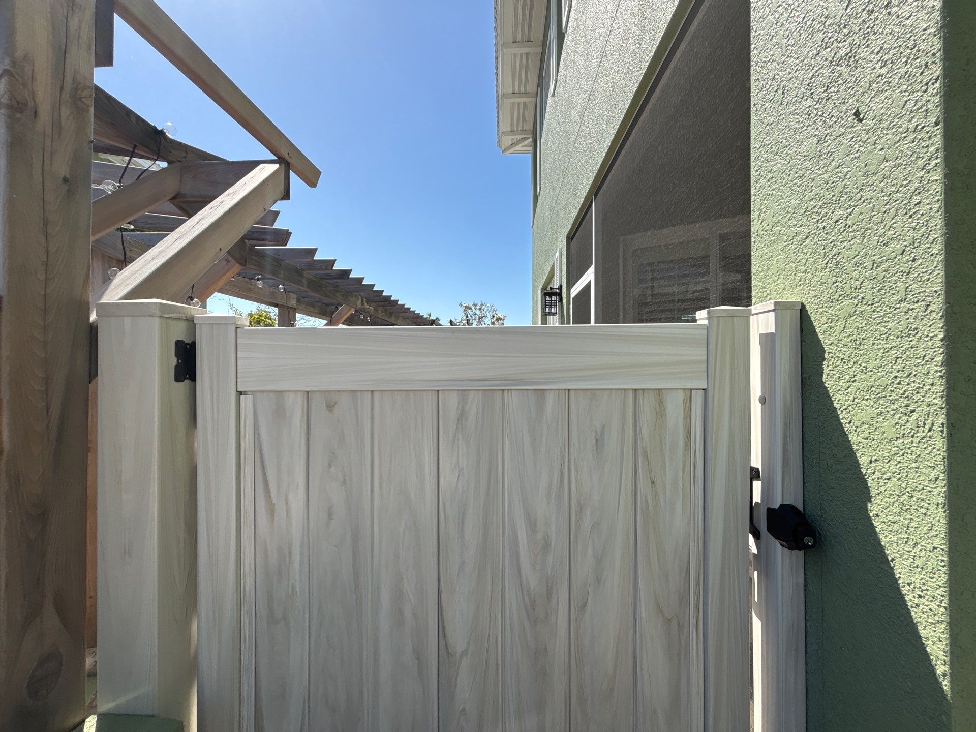 363 tierra mar ln by H&Y Fence
