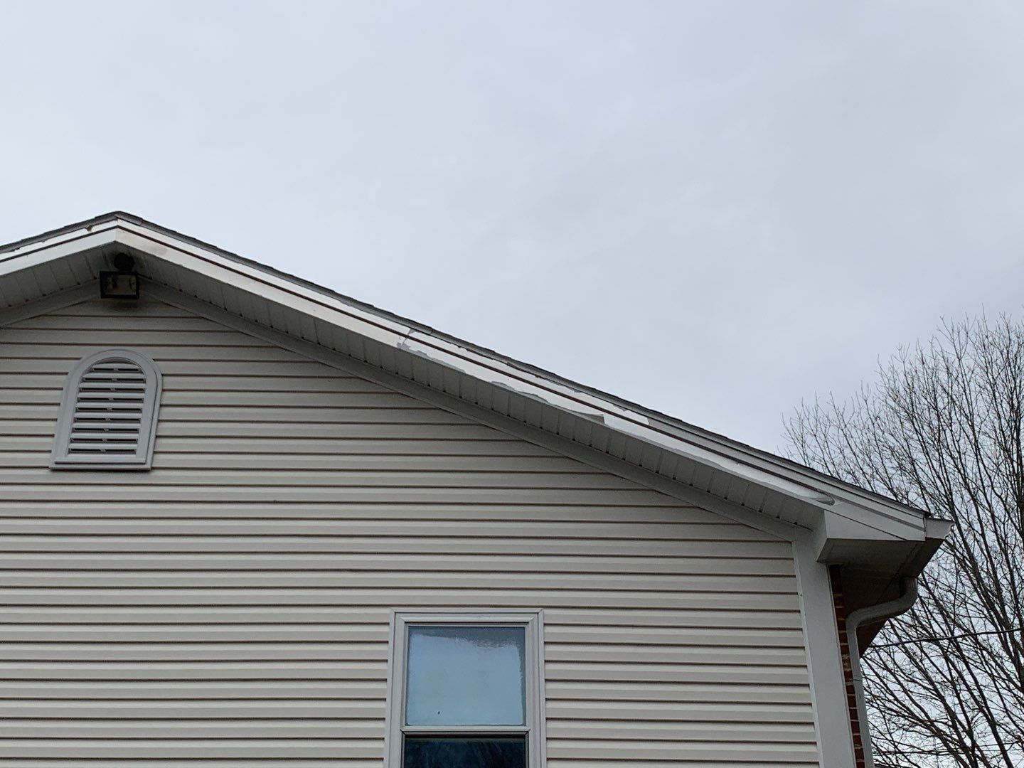 Residential Roofing Installation using Owens Corning Oakridge Roofing System by Undersun Roofing 