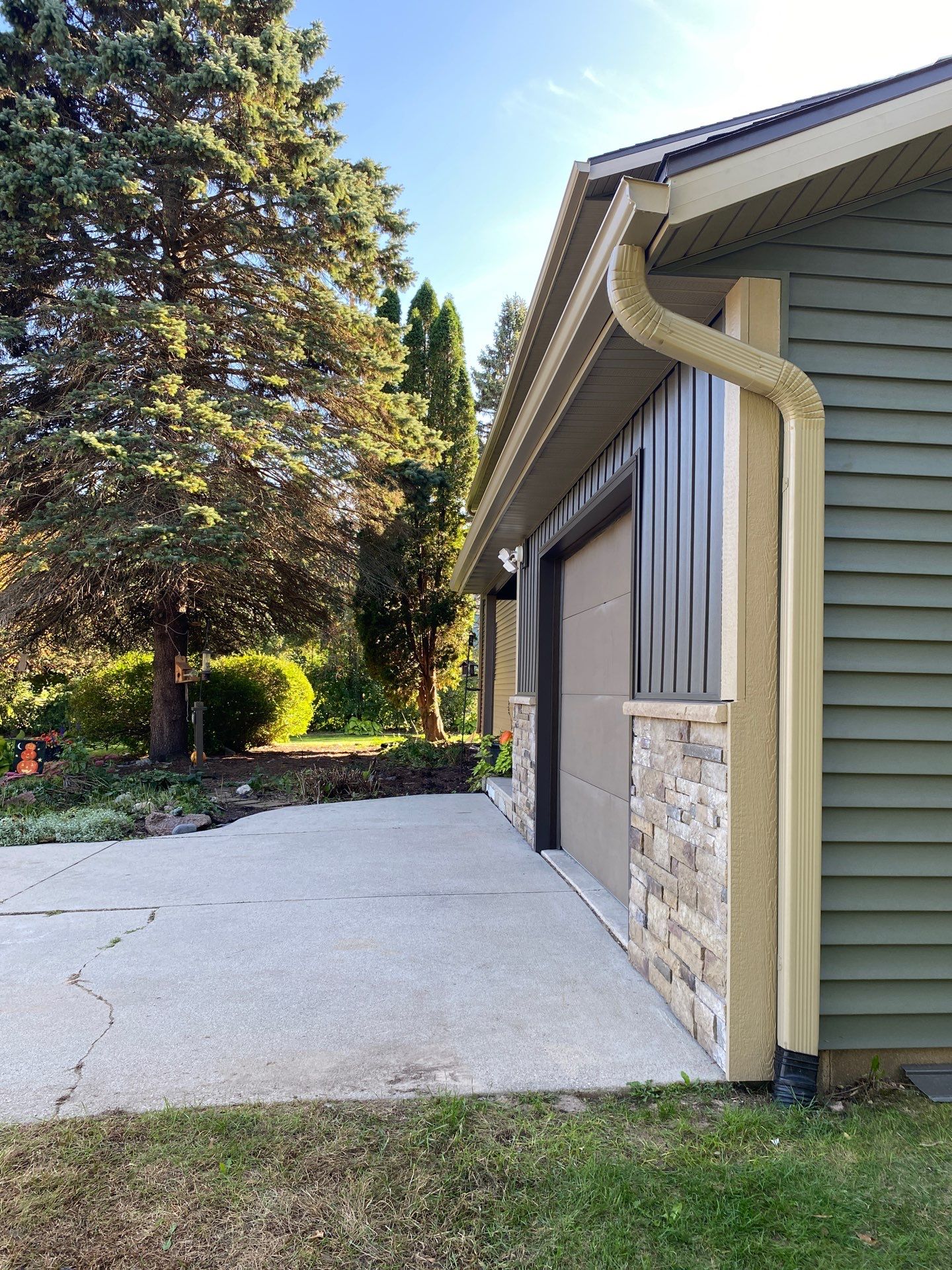 Hinze Siding by Gellings Roofing & Siding