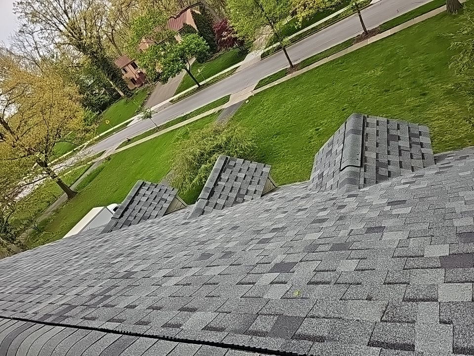 ATLAS PINNACLE COLOR: HEARTHSTONE DRIP EDGE: WHITE by Eagle Eye Roofing