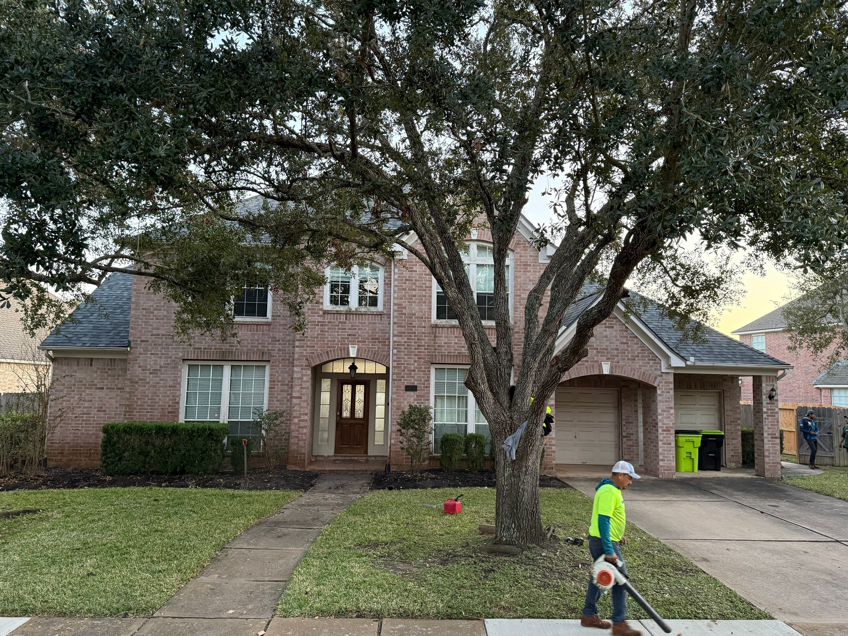 OC Duration Estate Gray by HHH Roofing & Construction