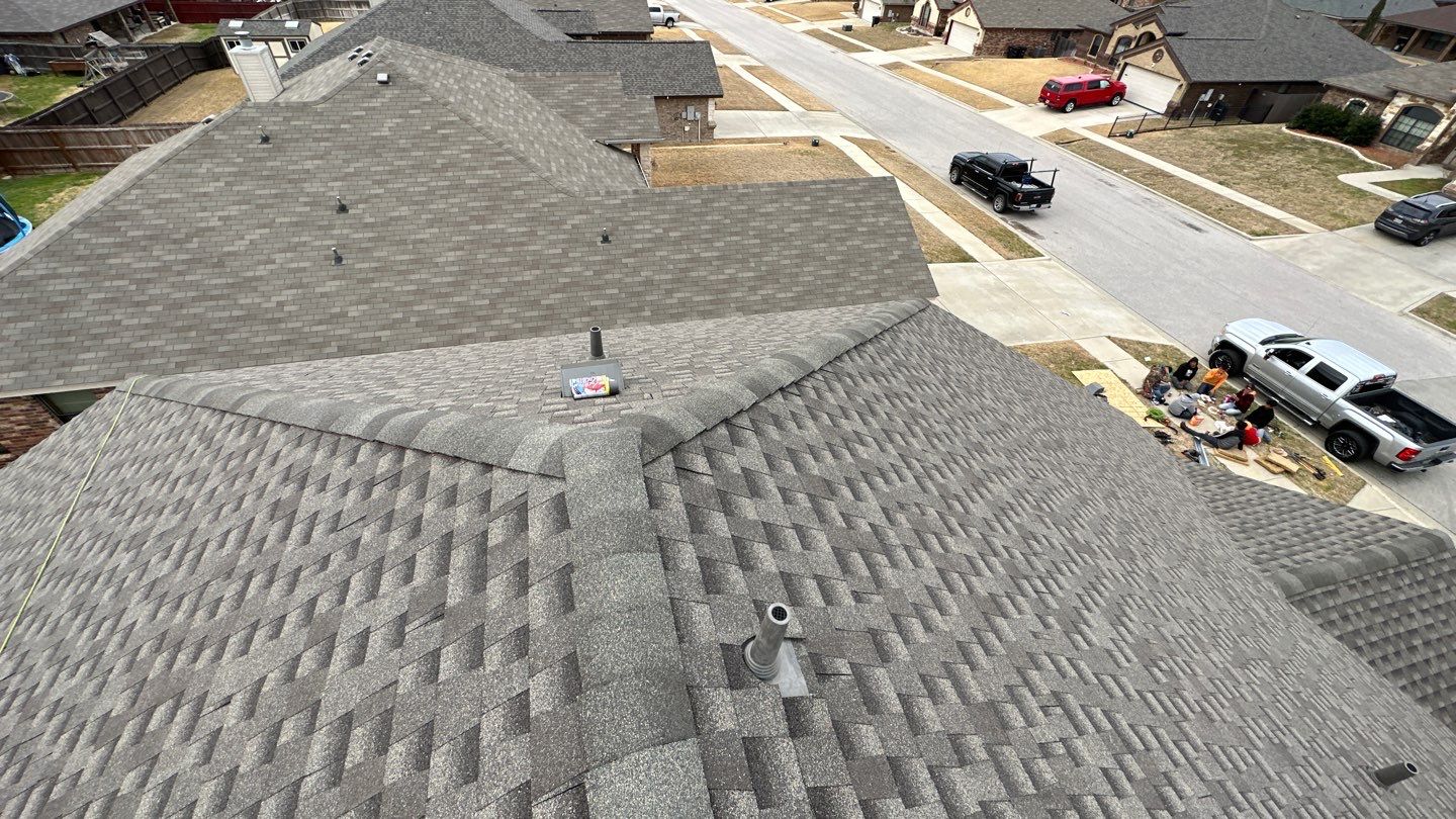 GAF HDZ - Weathered Wood by Elite Roofing LLC