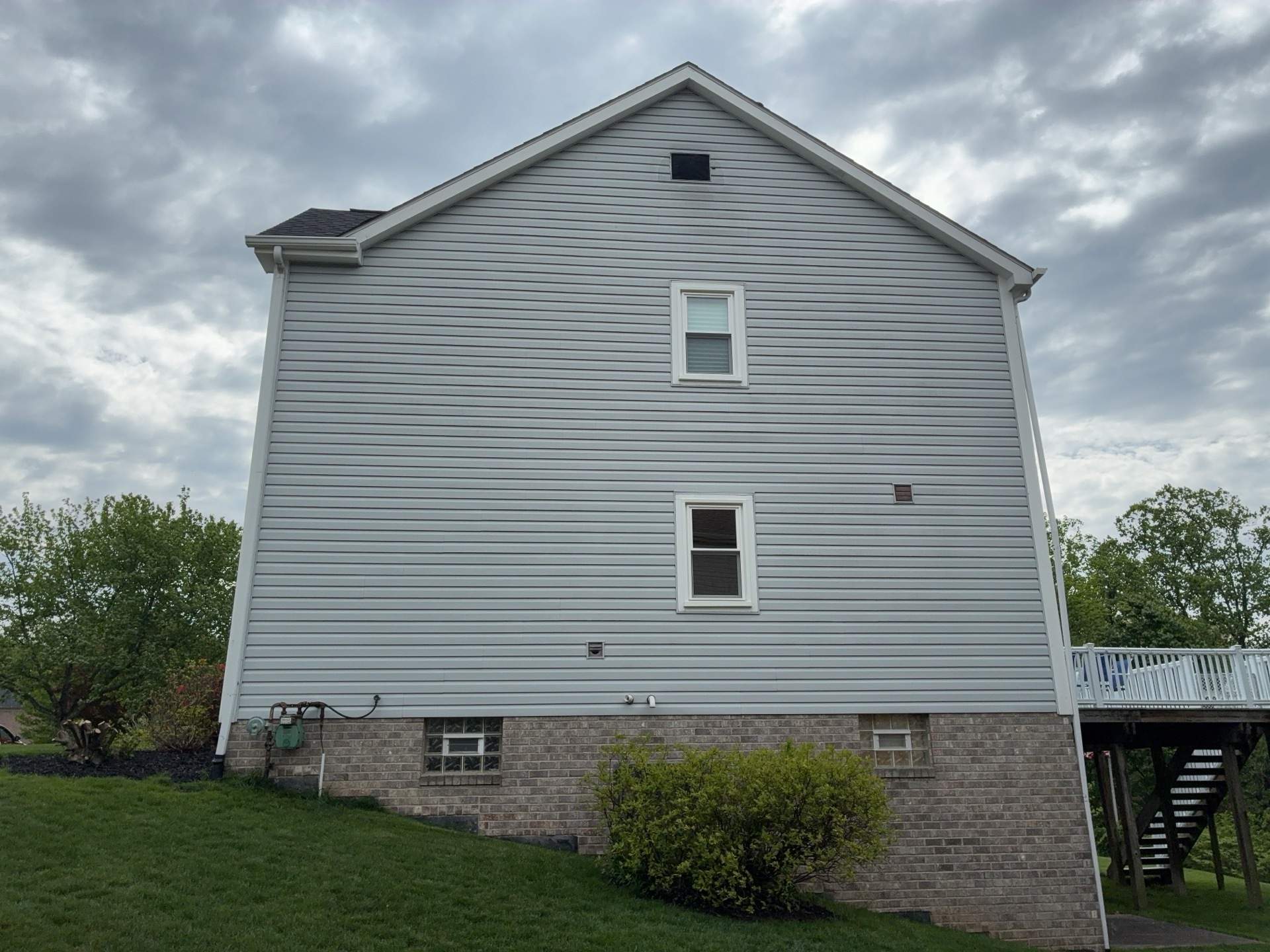 Full House Siding Renovation with English Wedgewood Vinyl Siding in Sewickley by Ideal Siding Pittsburgh