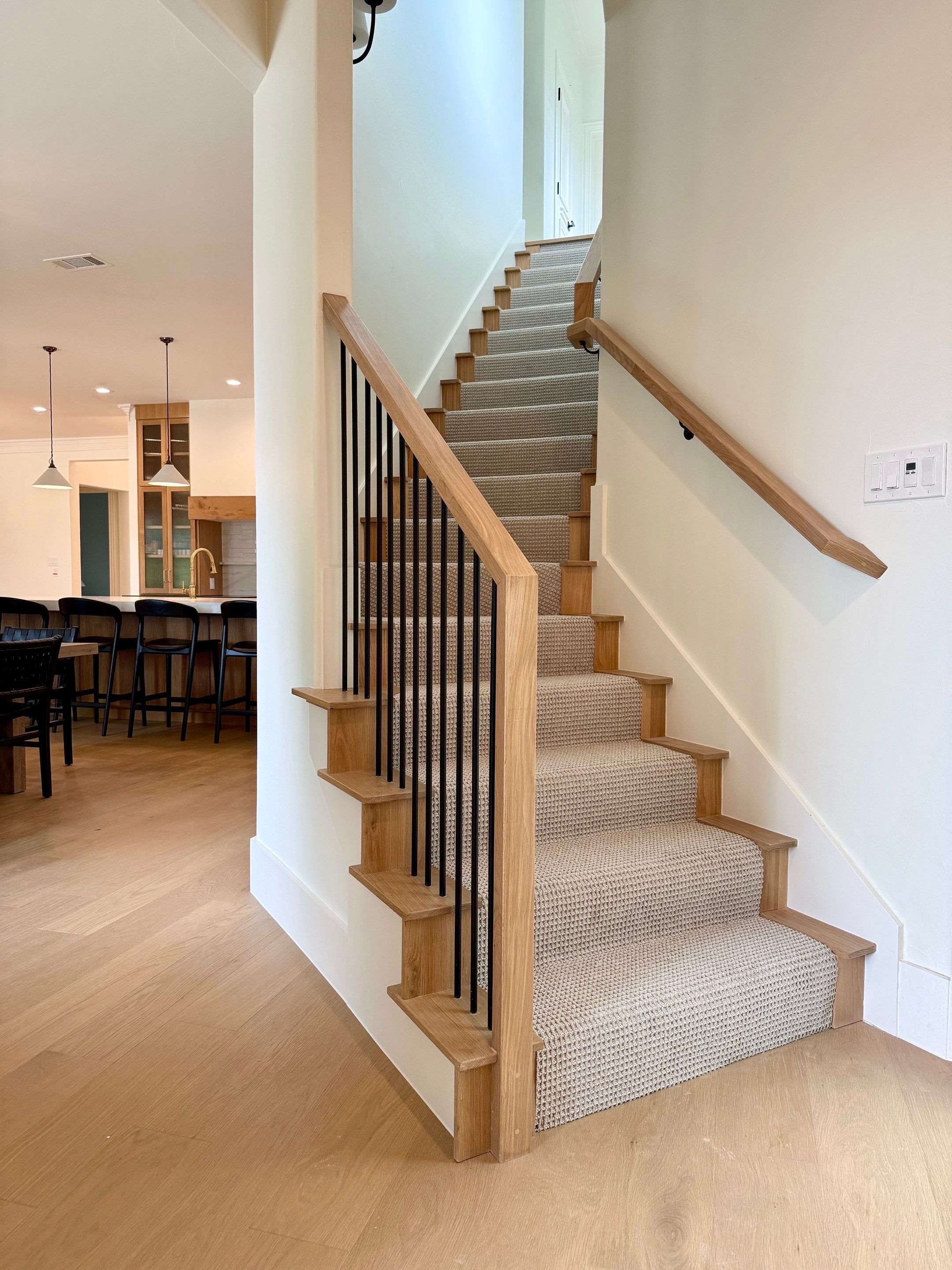 Luxury Remodel in Castle Hills by HOMES BY JAR