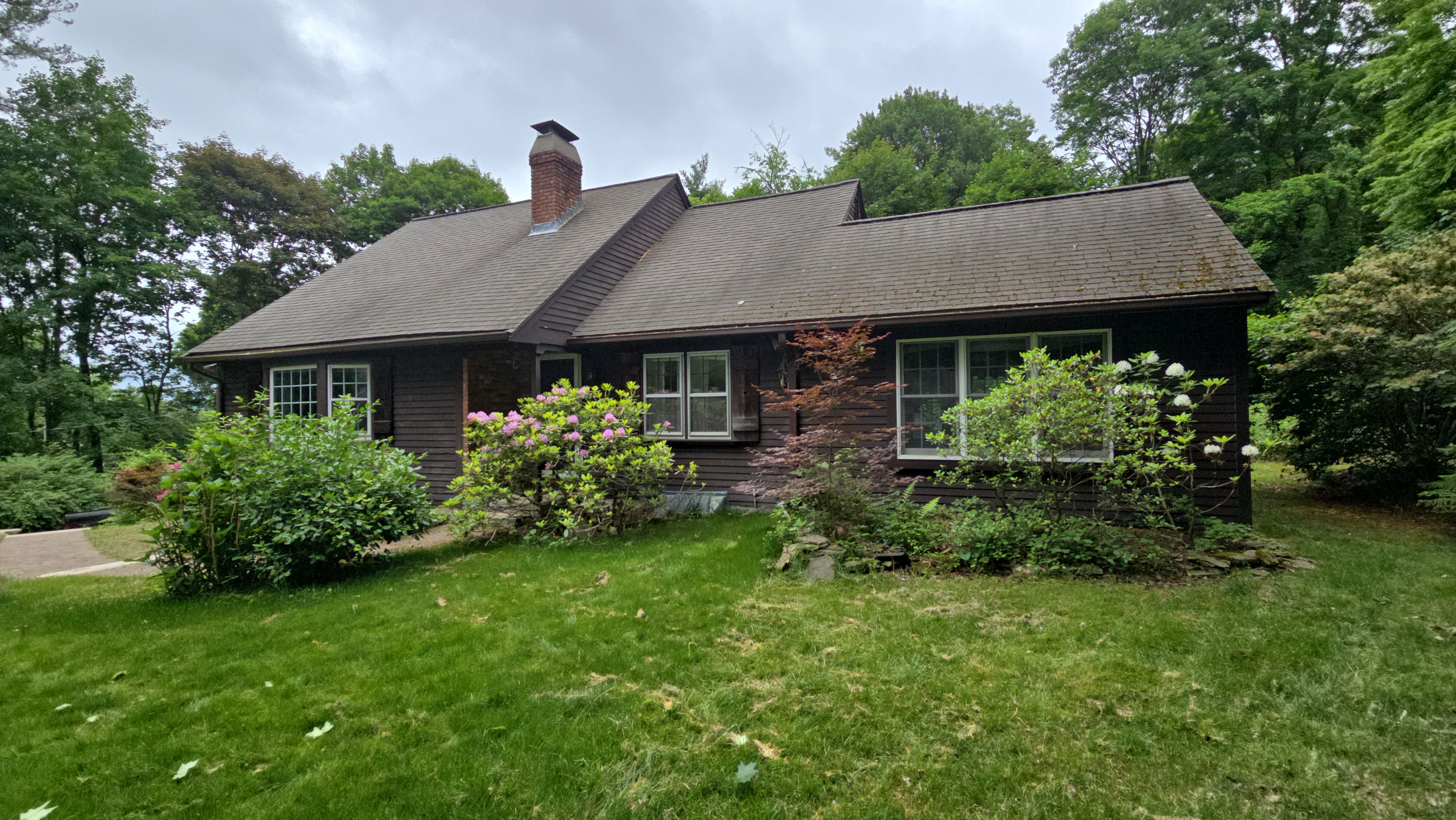 Complete exterior remodeling in Ashland, MA by UBrothers Construction