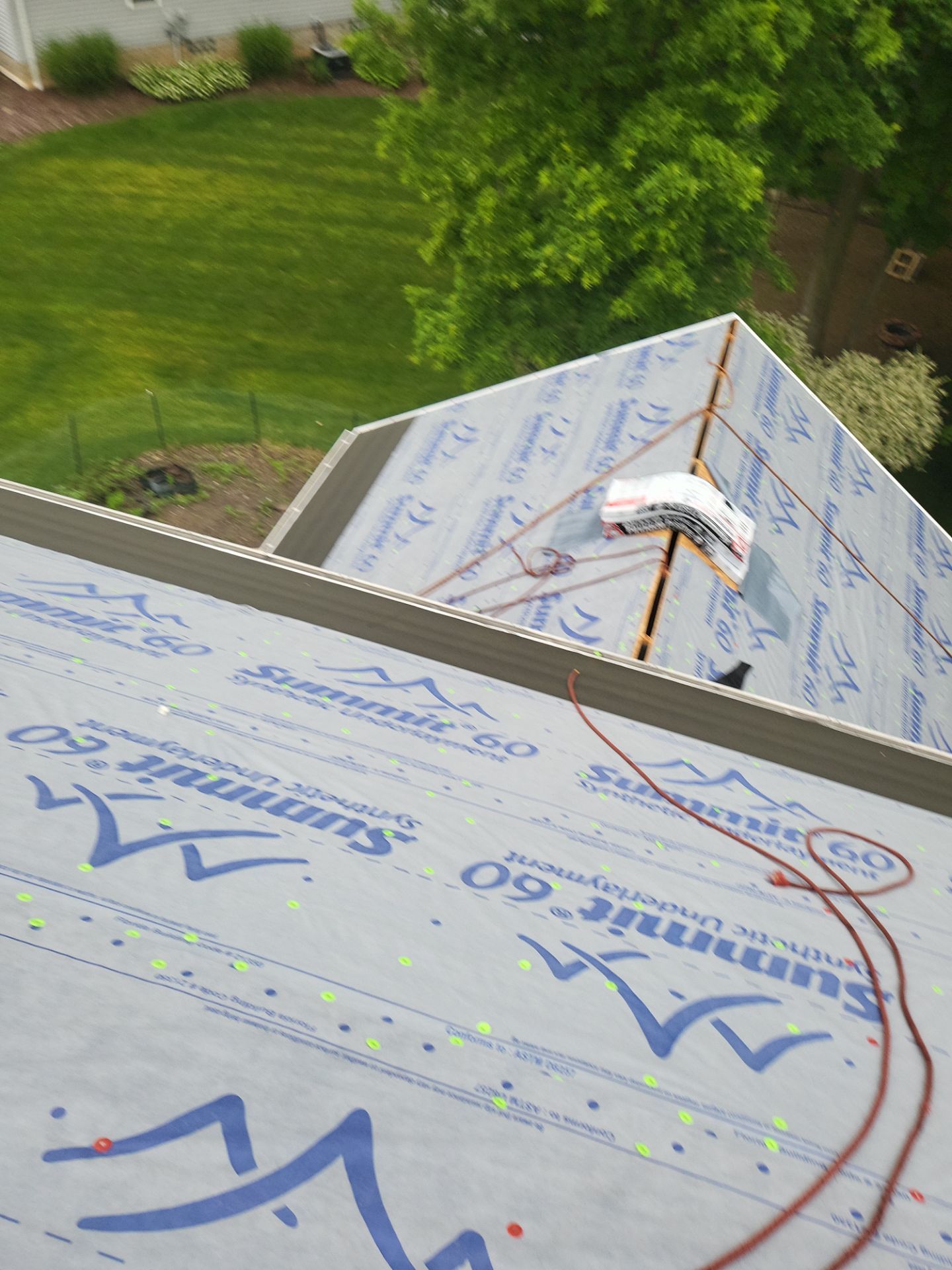 Atlas Pinnacle, Color, Black Shadow, Drip Edge, Color, White by Eagle Eye Roofing
