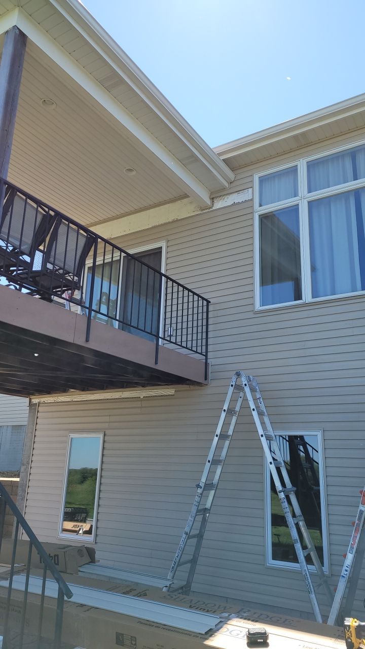 Residential Re-Roof using Landmark Shingles by White Castle Roofing