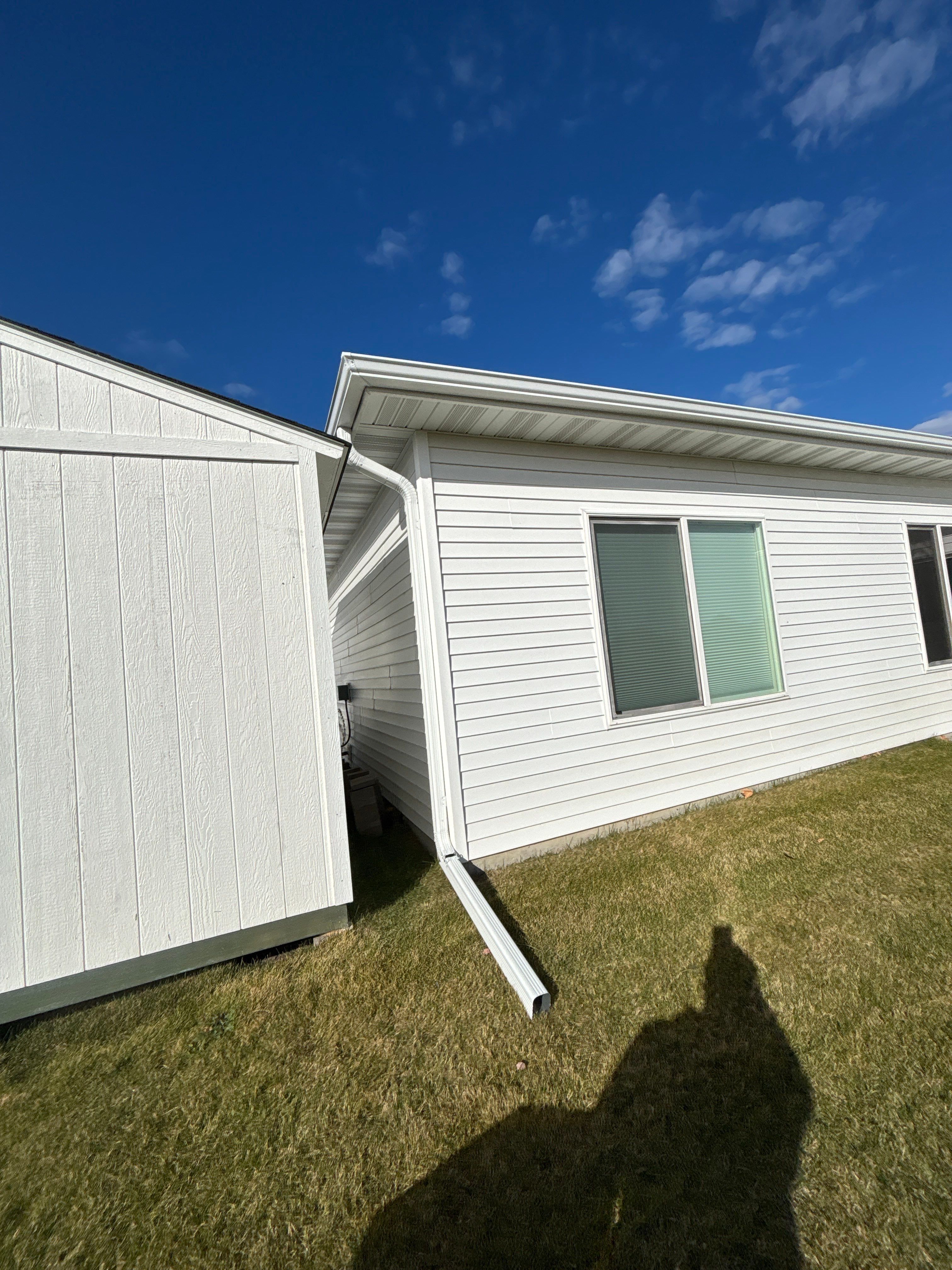 5-Inch White Seamless Gutter Installation – Buffalo, MN by Next Level Seamless Gutters / Exteriors Inc.