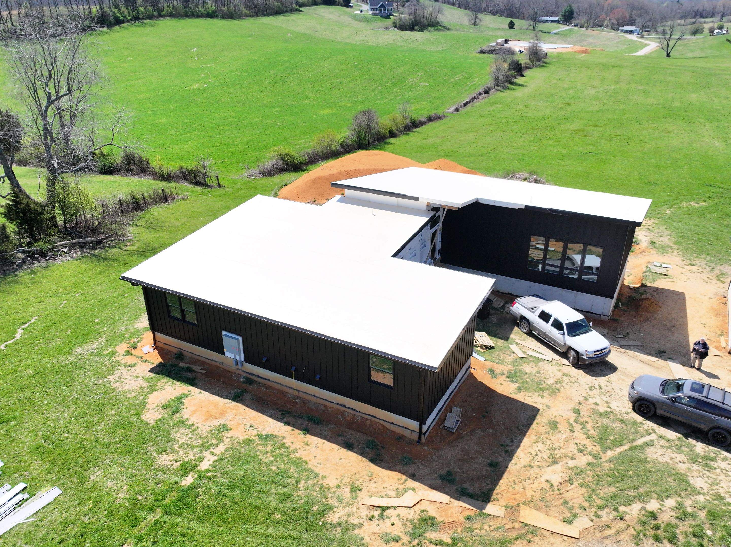 Phillips Residence  by Omnia Roofing