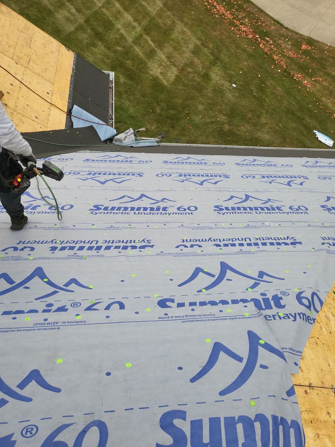 ATLAS PINNACLE COLOR: BLACK SHADOW, DRIP EDGE: BLACK by Eagle Eye Roofing