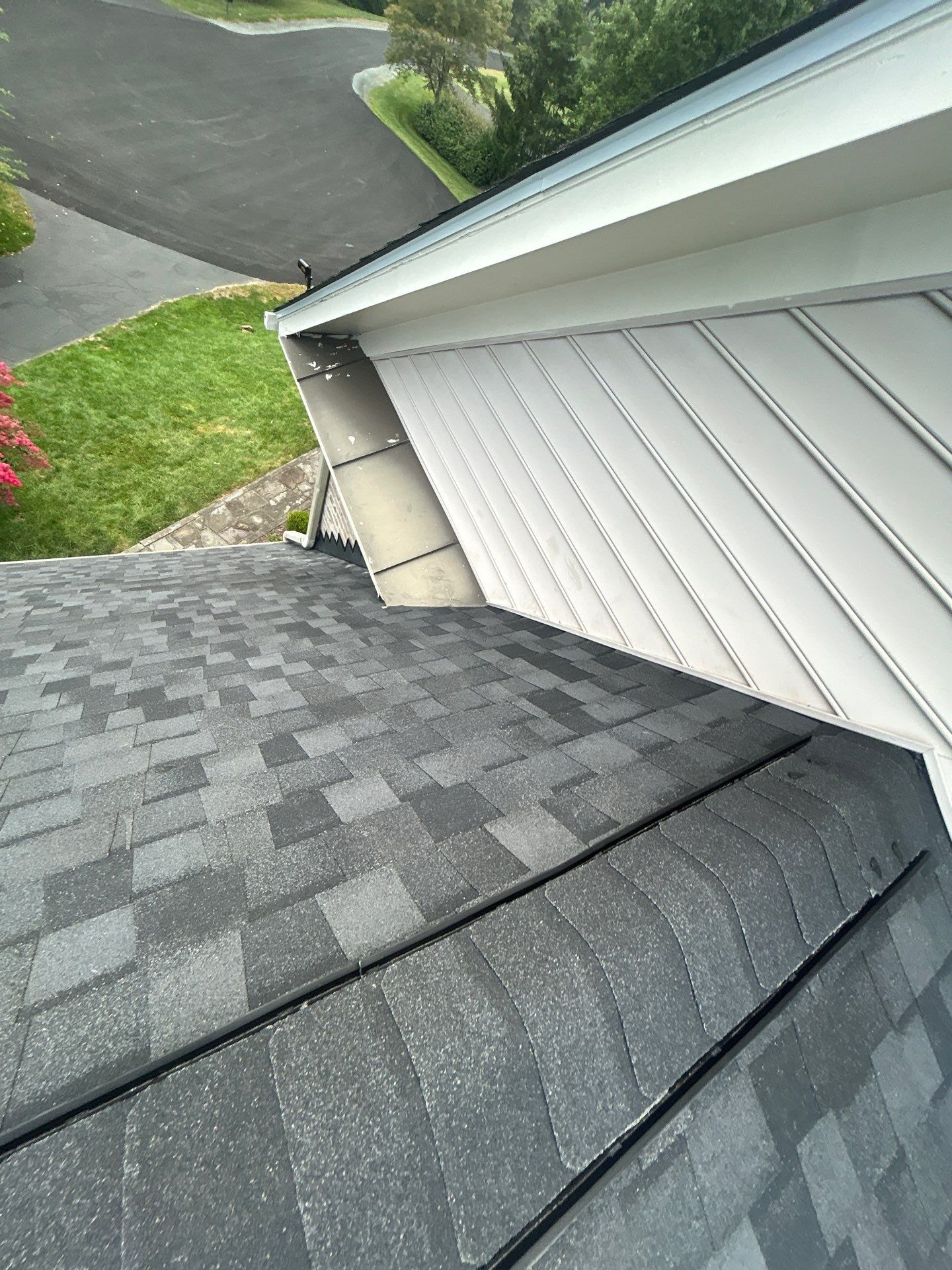 Great Falls : residential Roof with CertainTeed Landmark Pro in Max Def Moire Black  by RM Banning, Inc.