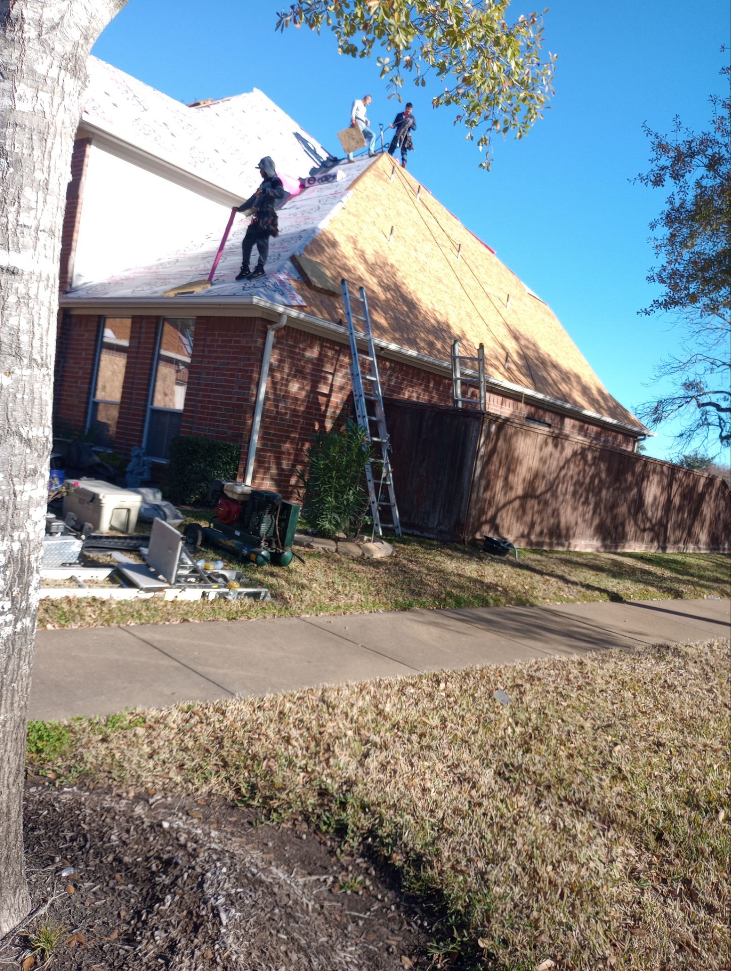 Residential Roofing Installation using Owen's Corning Duration (Lifetime) Shingles by Roof Repair Company