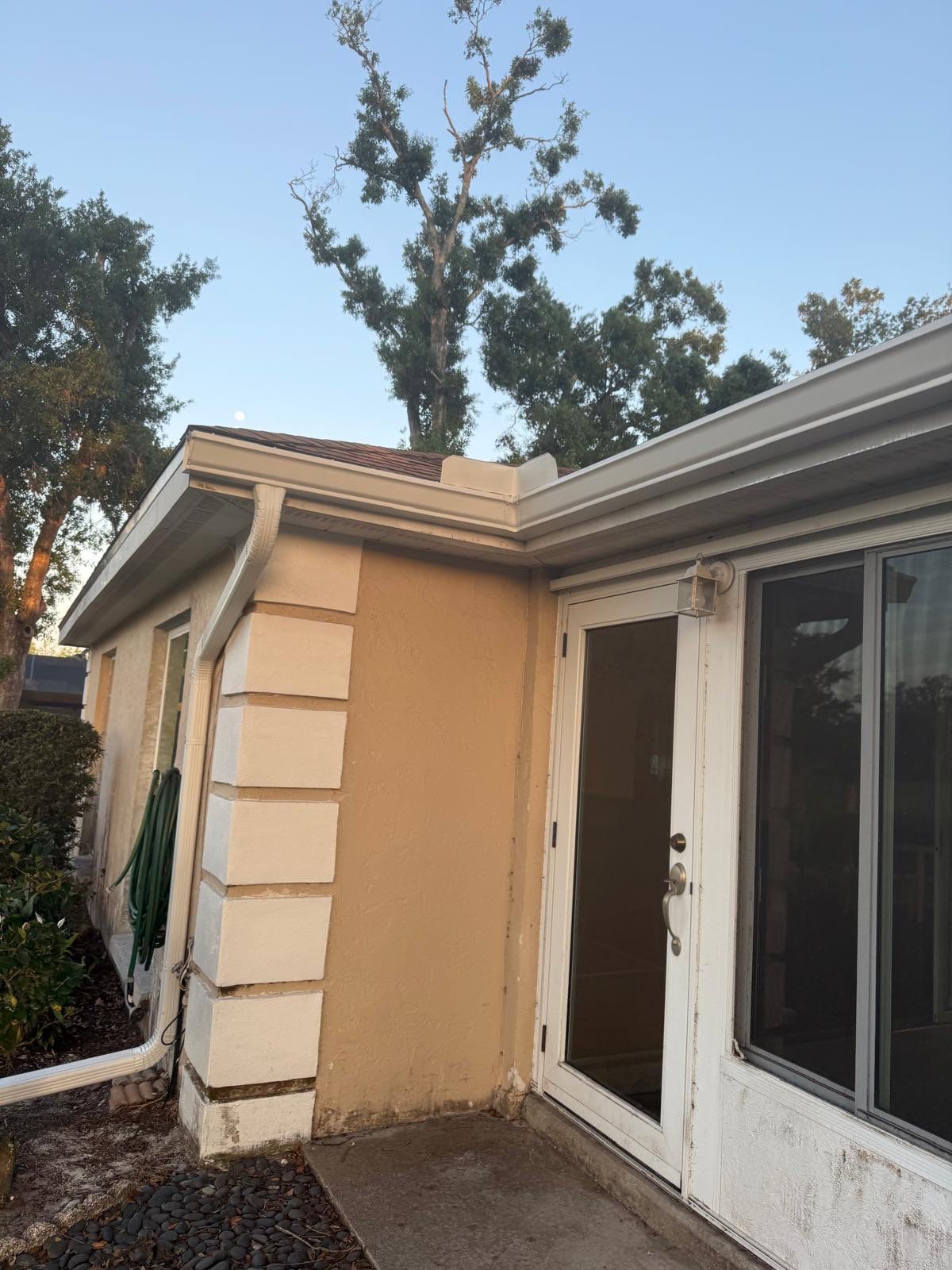 Aluminum Seamless Gutters in Sarasota FL by Gutter Professors