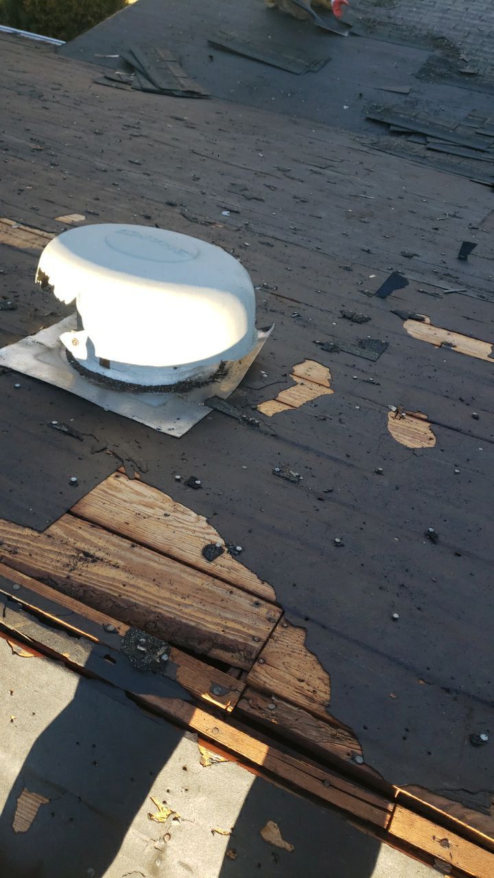 Annandale: CertainTeed Landmark Pro Designer Shingles in Max Def Charcoal Black by RM Banning, Inc.