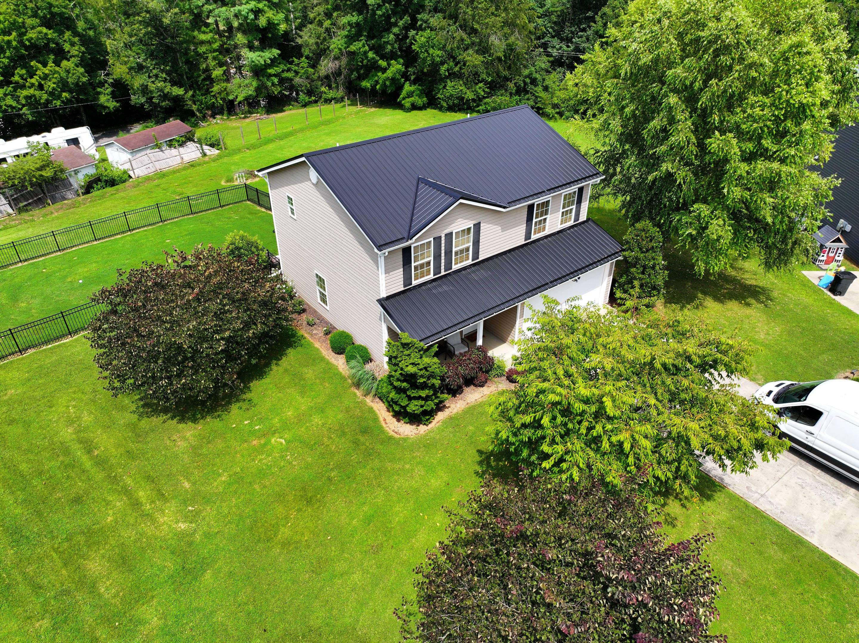 Parker Residence by Omnia Roofing