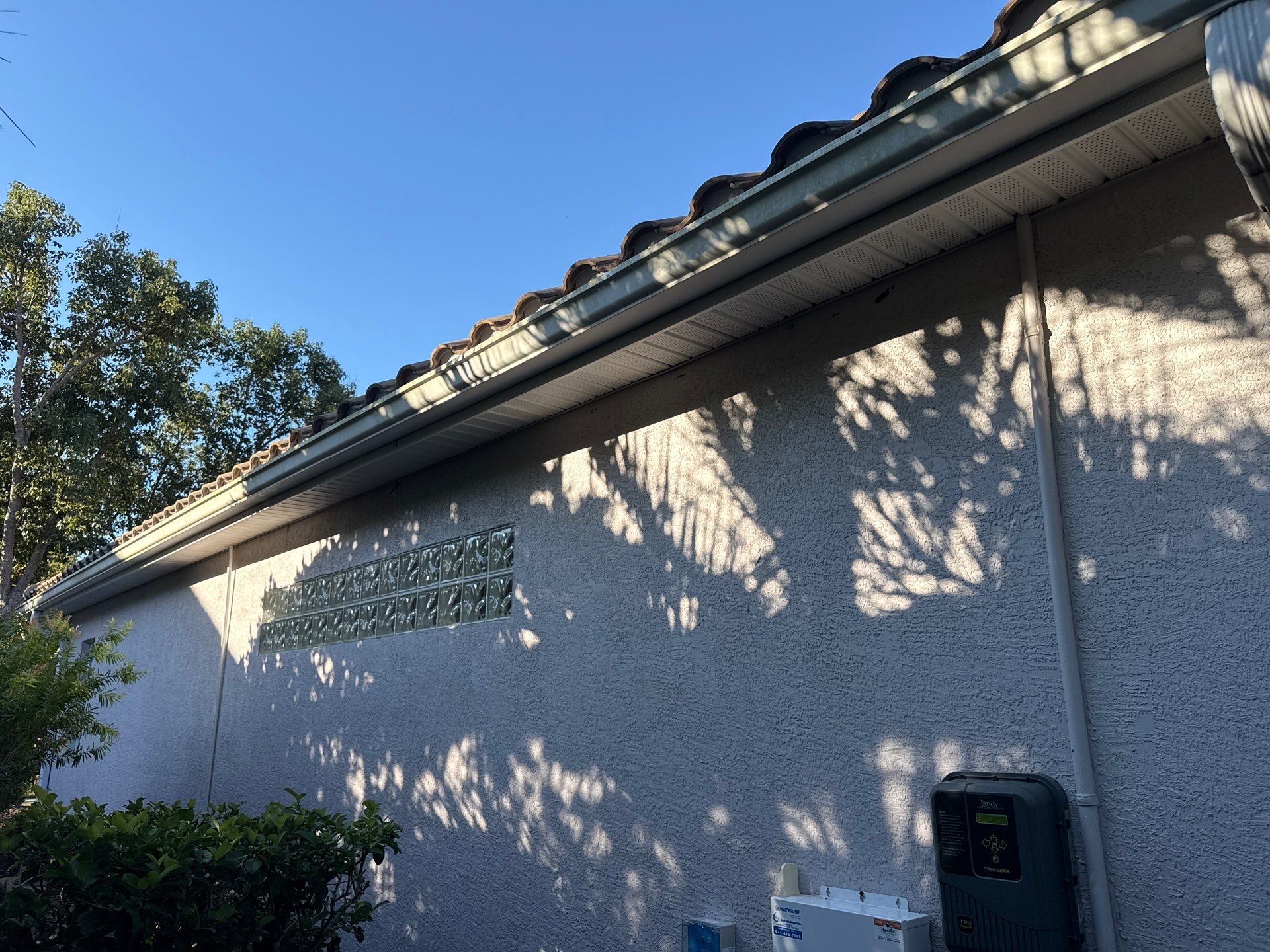 House Wash, Pool Deck & Screen Enclosure Cleaning | University Park, Sarasota FL by Sunshine AquaWash