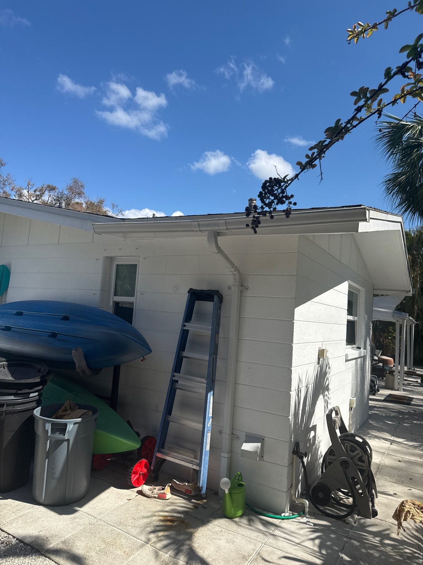 White 6-Inch Seamless Gutters in Osprey FL by Gutter Professors