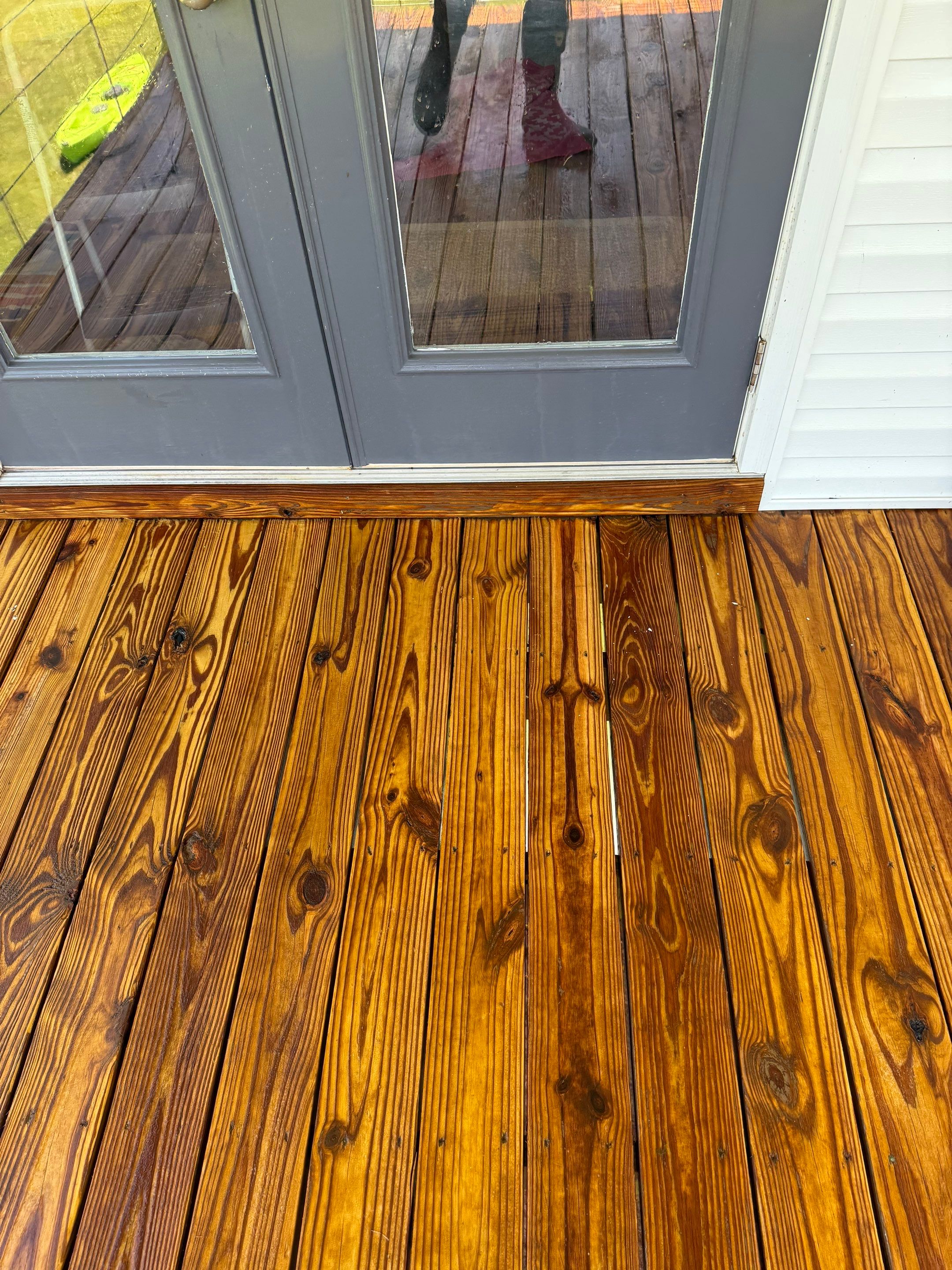 Wood Deck using Wood Sealant by DuraSeal