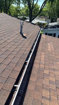 Why Sleepy Hollow Gutters Clog and Ice Up