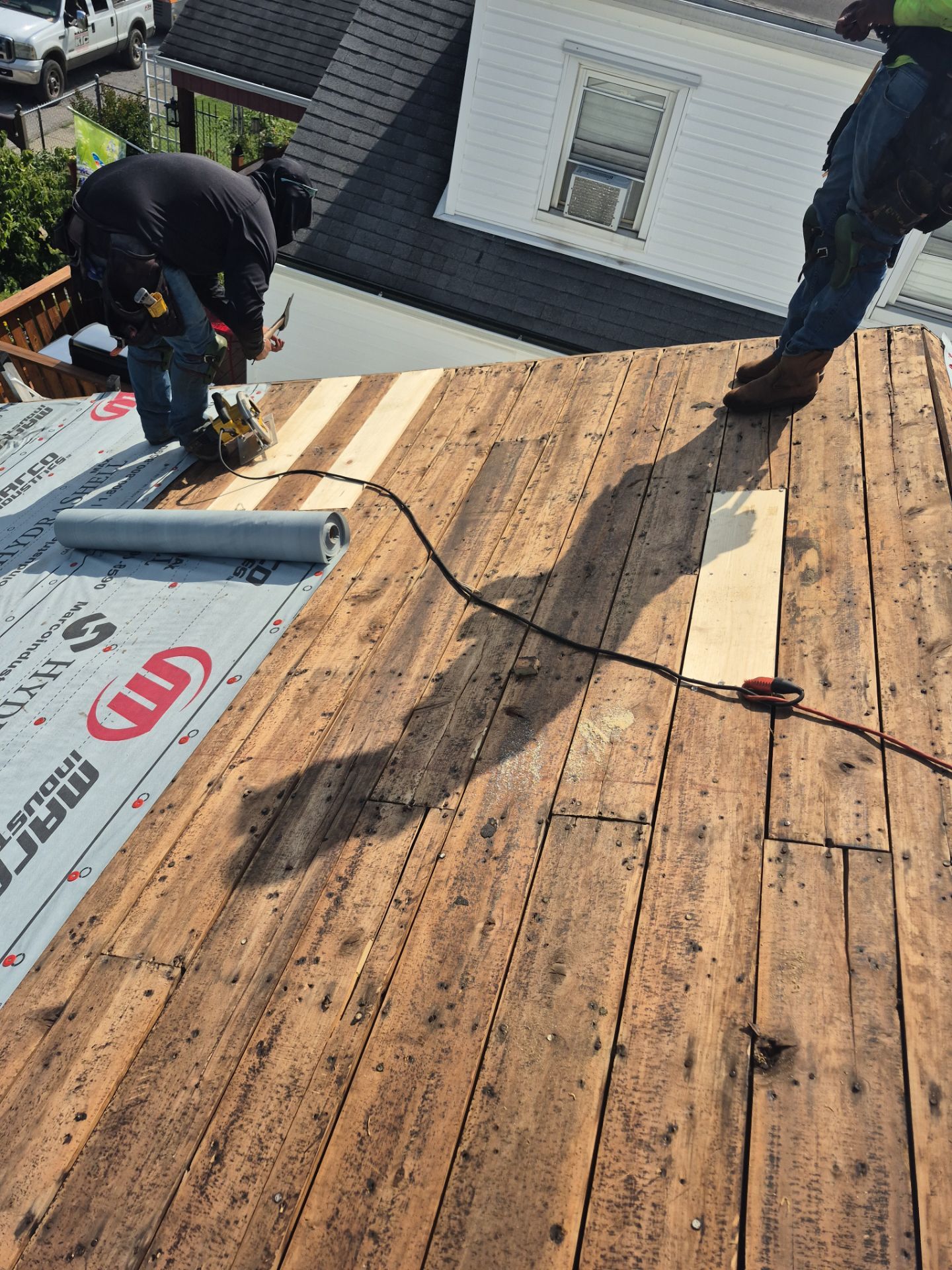 Charleston WV Lifetime Metal Roof Installation – Durable, Energy-Efficient Roofing System by Mr. Roofer