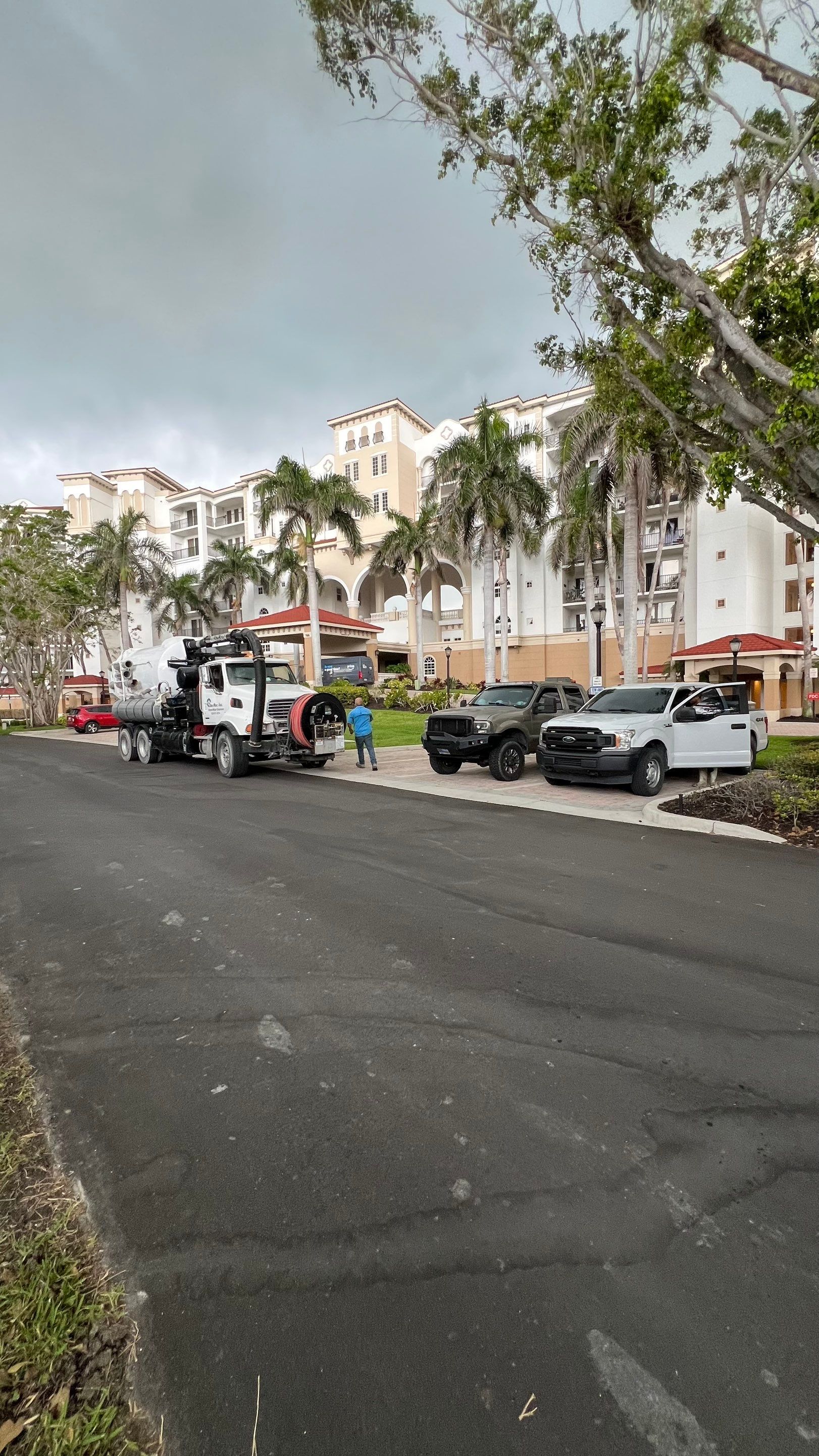 Condo Parking Garage Cleanup and Stormwater System Maintenance by APS Power & Water