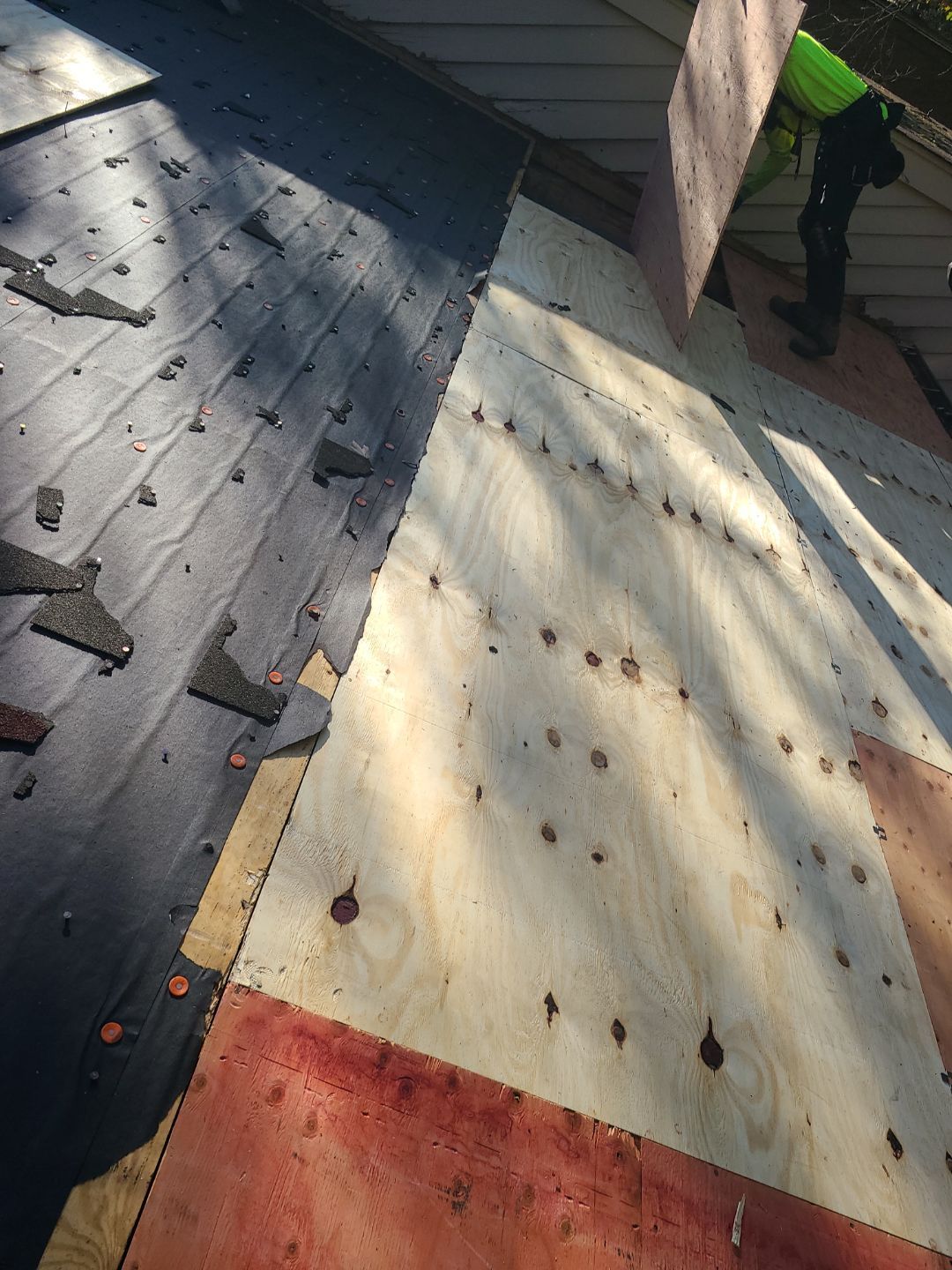 Reston: Residential Roof Replacement with CertainTeed Landmark Pro Designer Shingles in Max Def Red Oak by RM Banning, Inc.