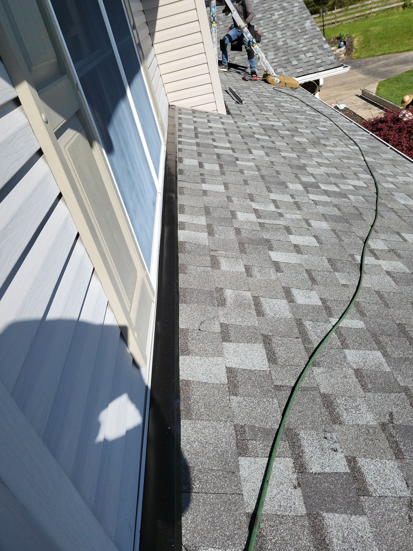 Atlas Pinnacle, Color, Coastal Granite, Drip Edge, Birch White by Eagle Eye Roofing