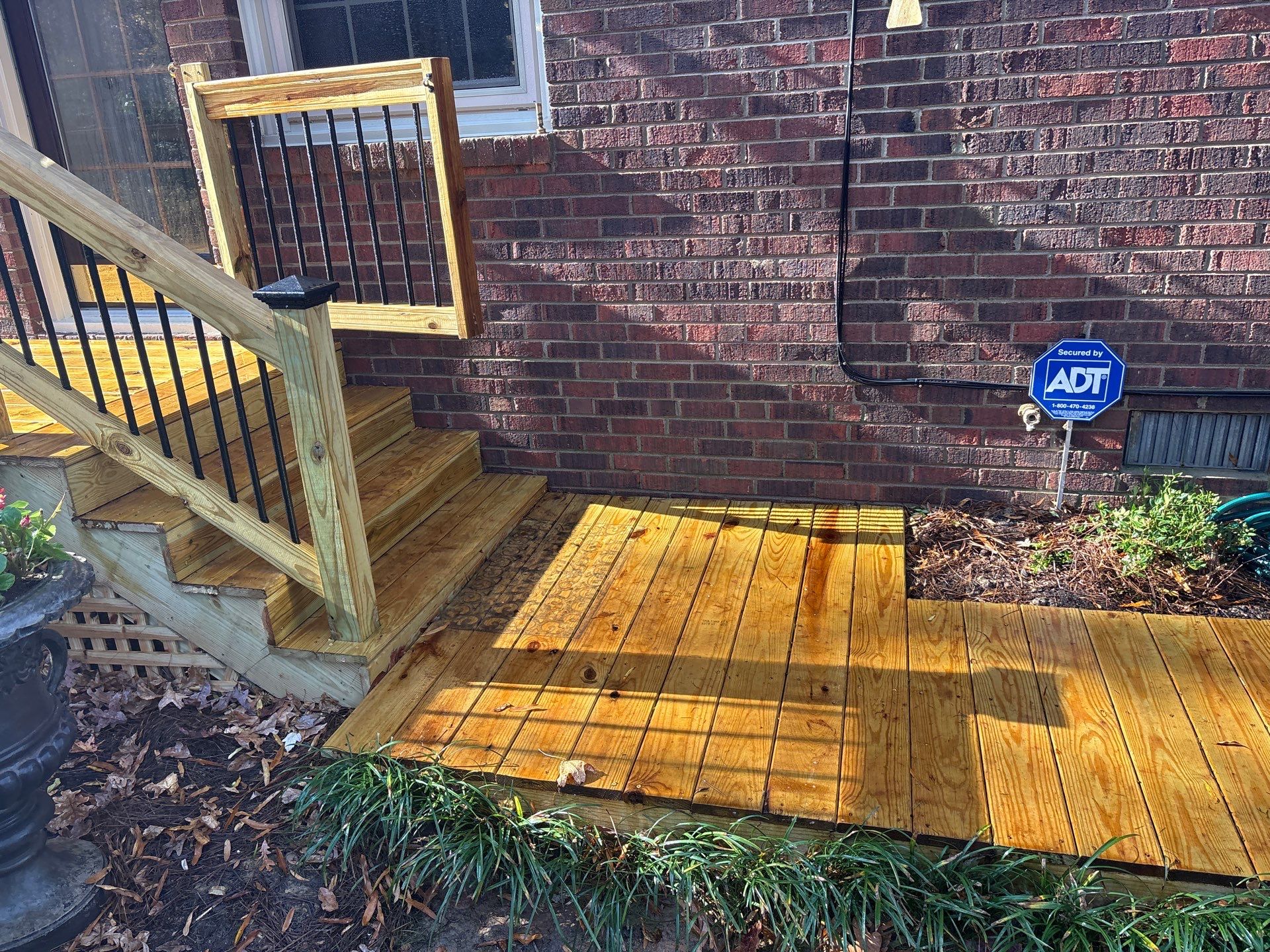 Wood Deck using Wood Sealant by DuraSeal