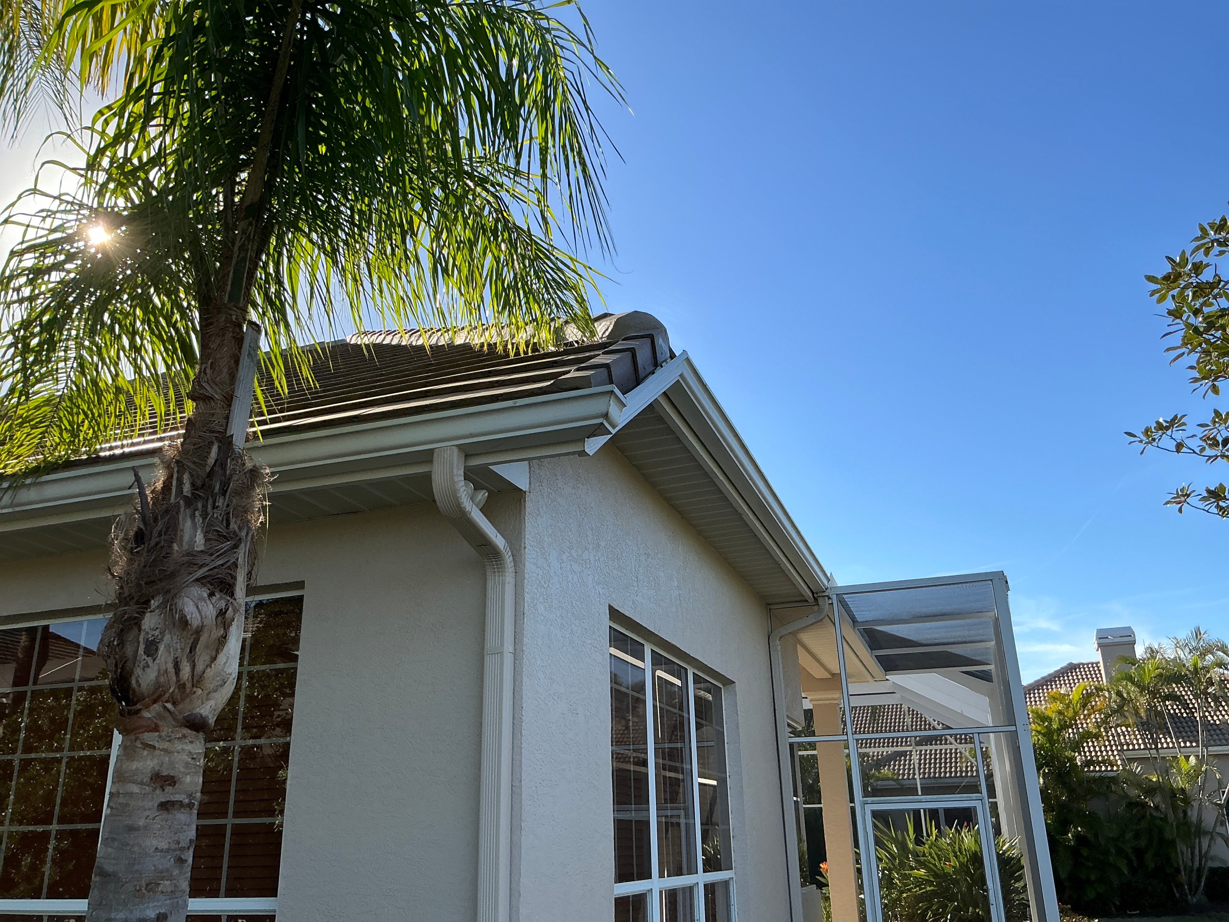 White Seamless Gutters for Florida's cities  by Gutter Professors