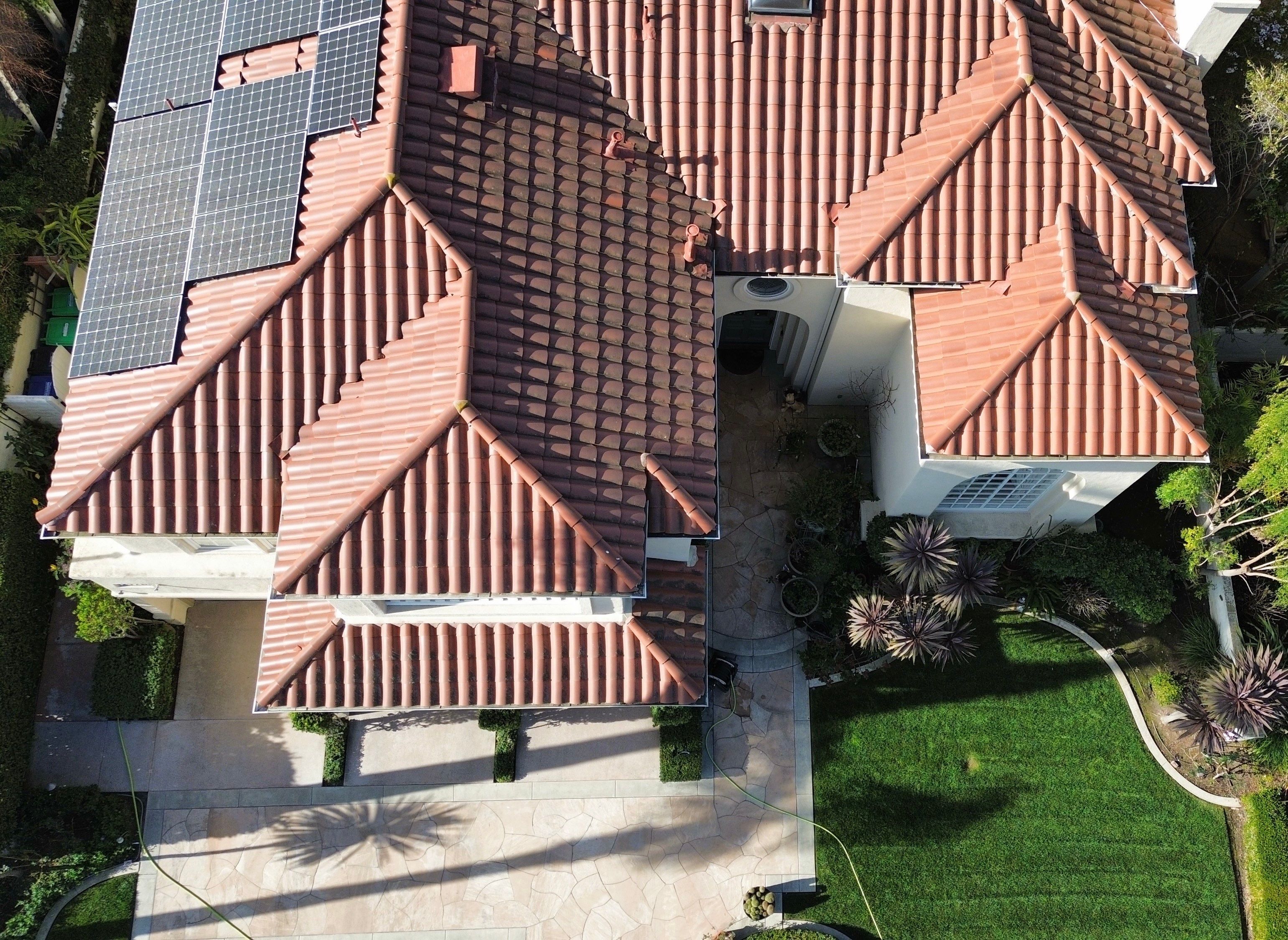 Roof Cleaning SAFECO by Pirate Pete’s Power Washing