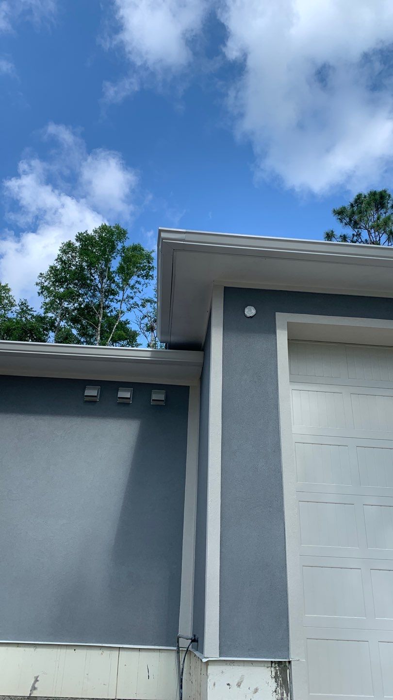 Seamless Aluminum Gutter Installation using 6 Inch Seamless Gutters in MIlton FL by Gutter Professors