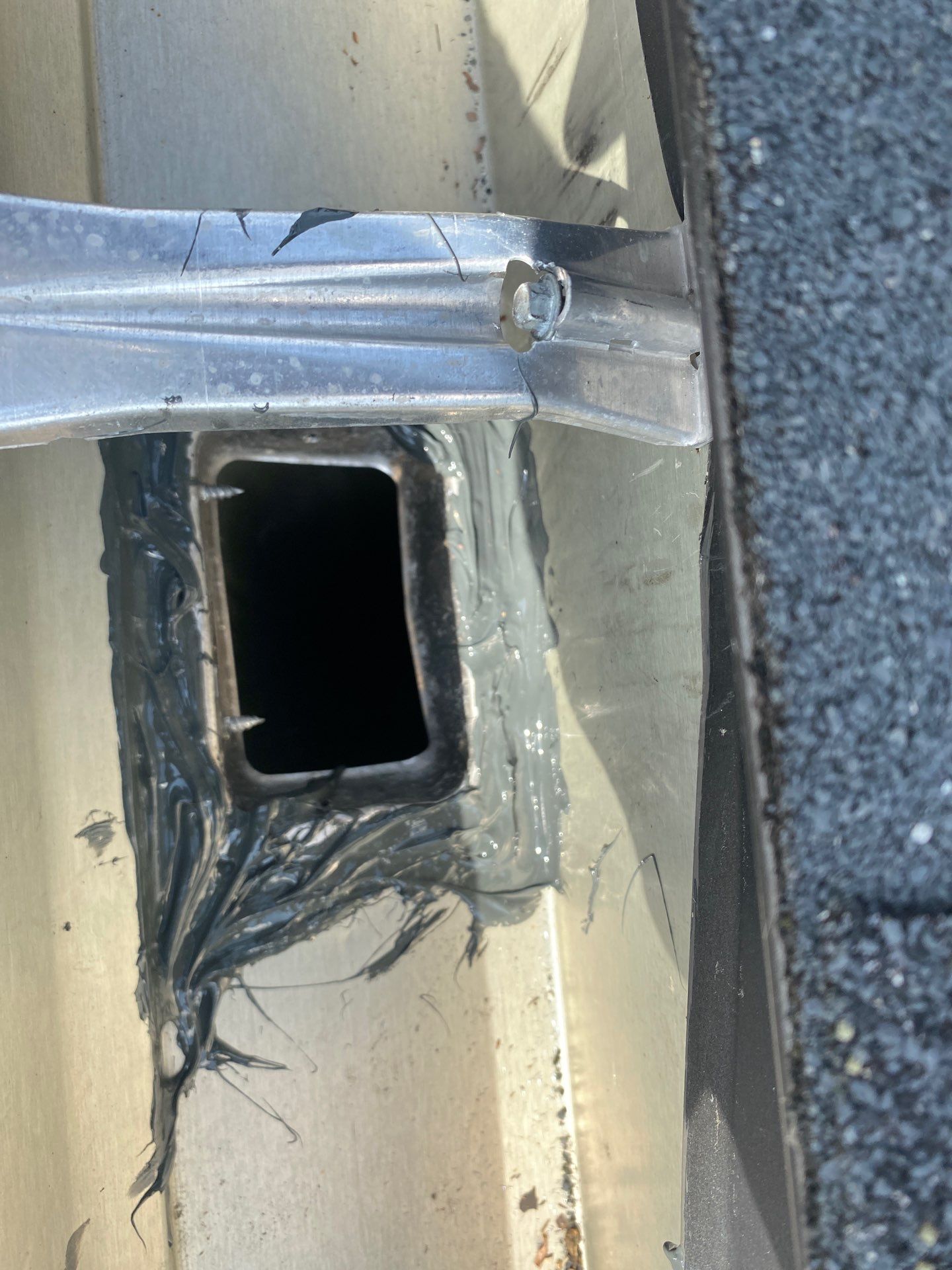 Gutter cleaning all buildings are the same for 6 units in Fort Myers FL by Gutter Professors