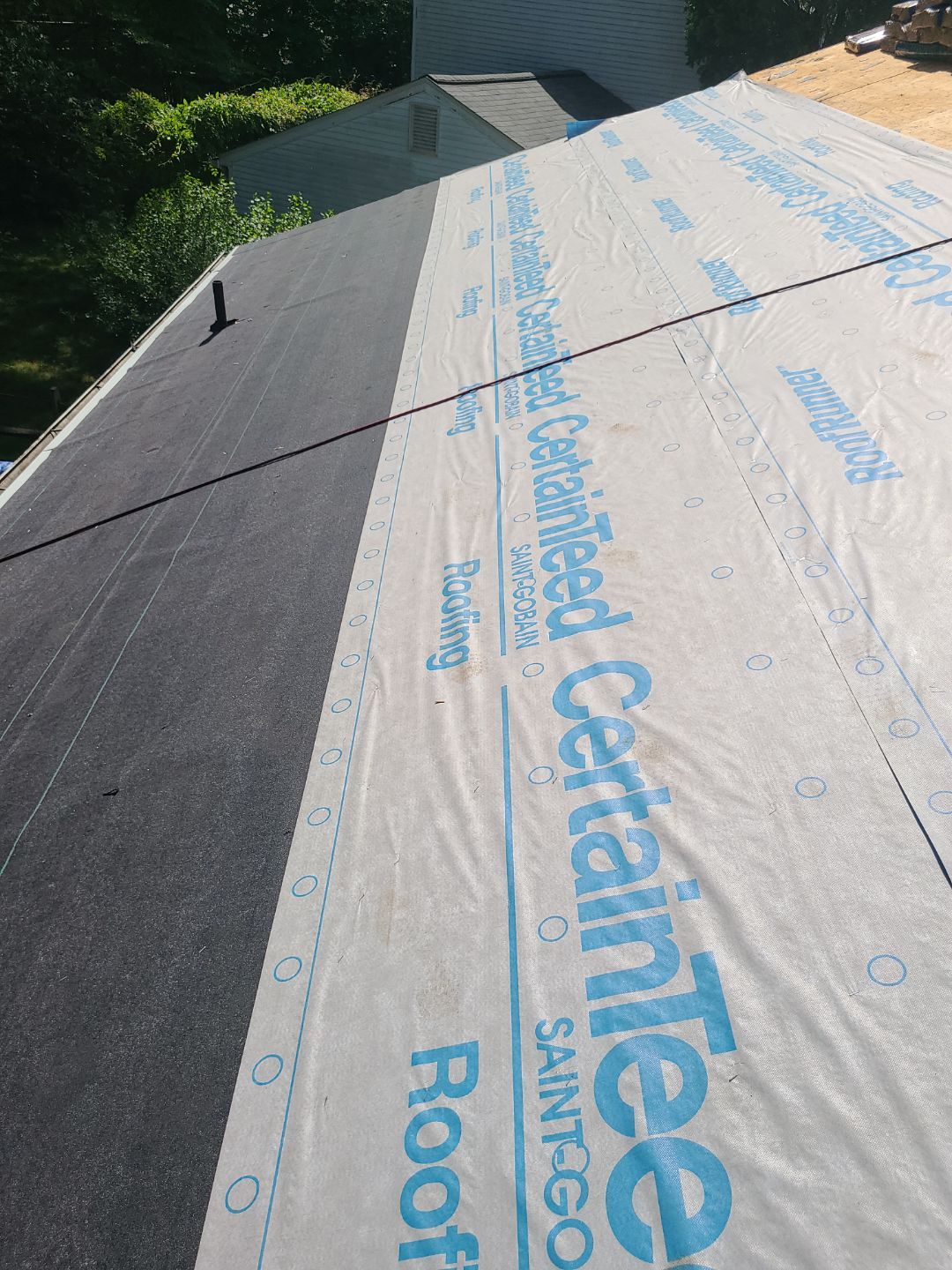 Burke: CertainTeed Landmark Designer Shingles in Moire Black by RM Banning, Inc.