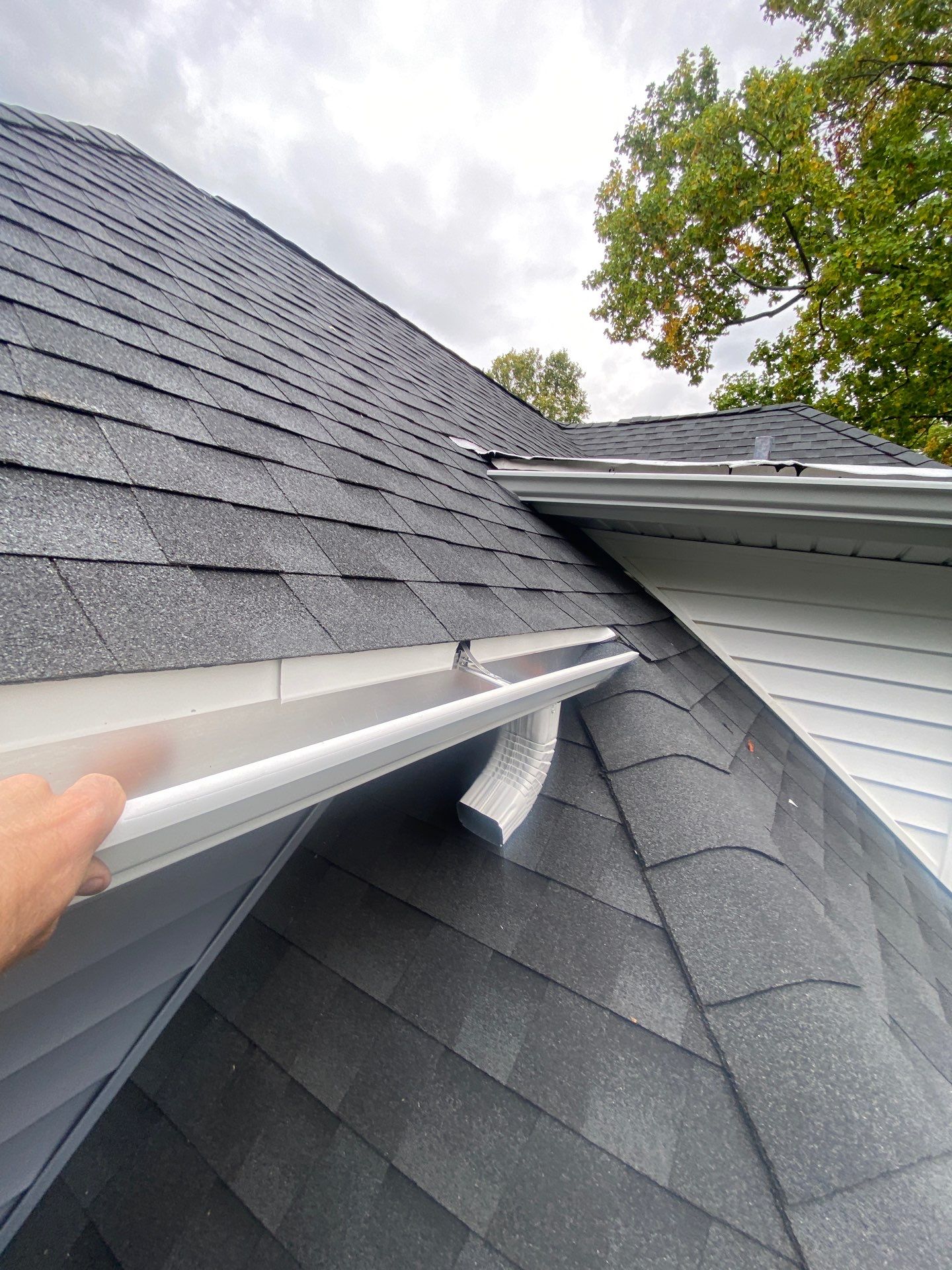 Asphalt Roof, Vinyl Siding, and Aluminum Gutter Replacement by Custom Installations