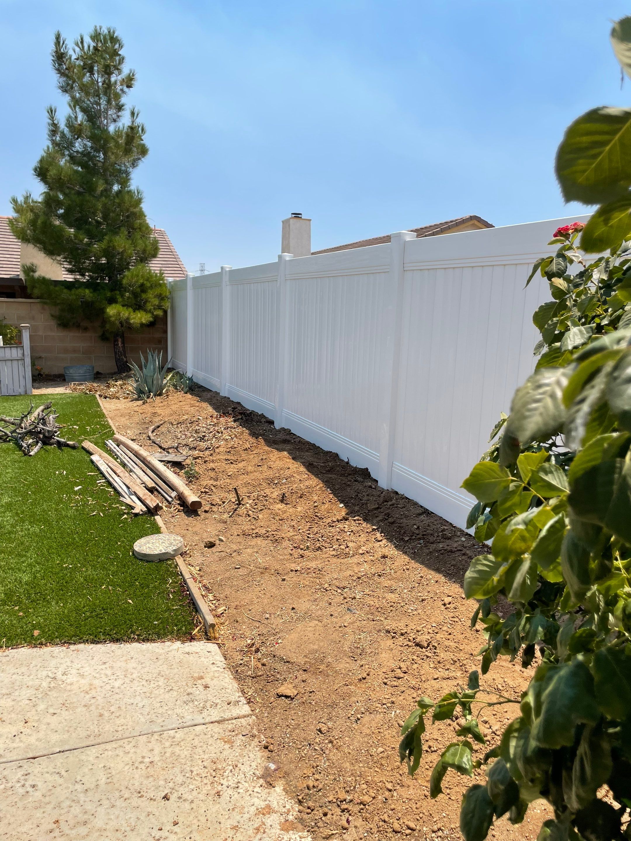 Fence Installation using Vinyl by Fence Guys Inc. 