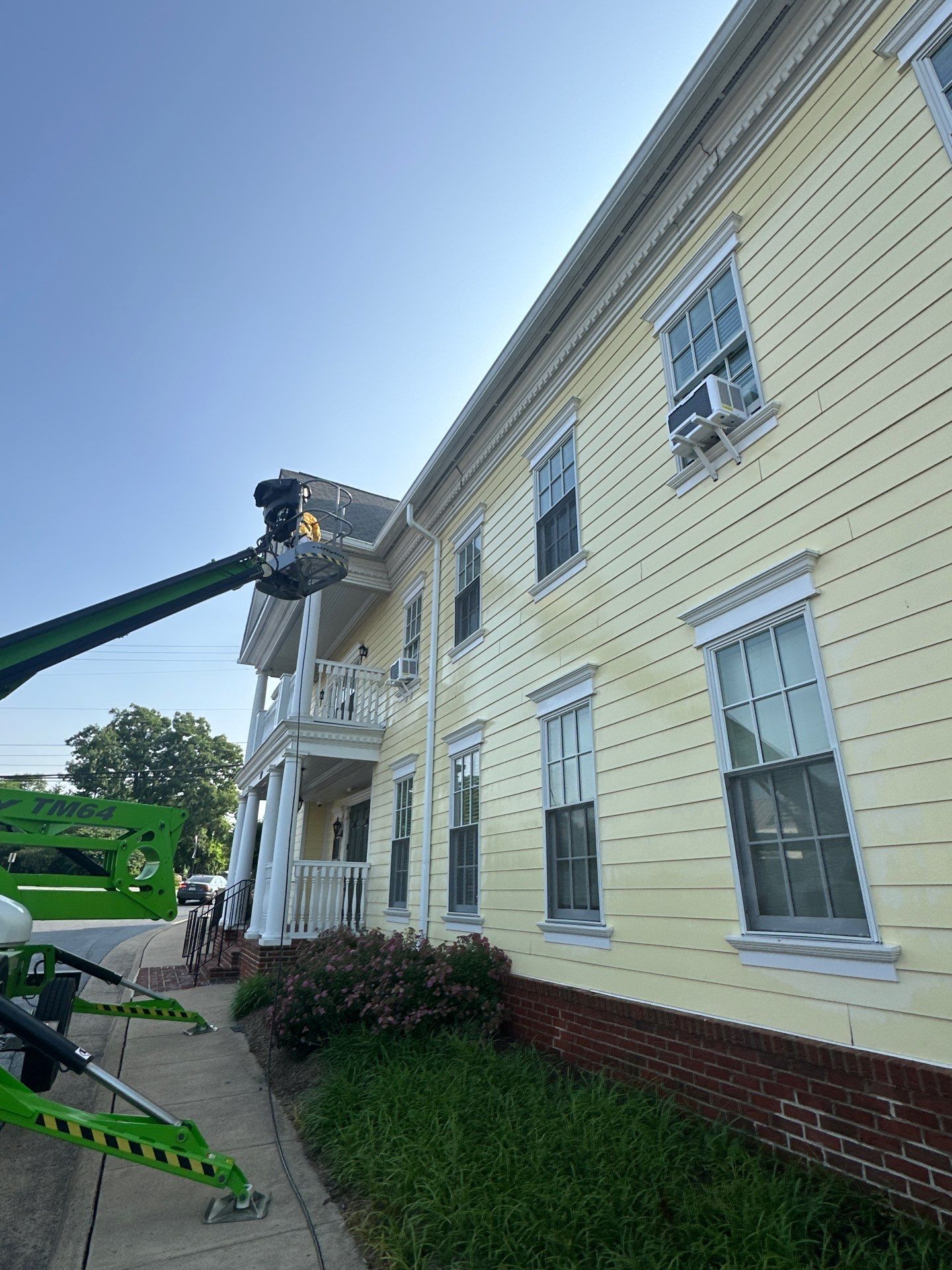 Commercial Exterior Painting Services for Mainstreet Bank in Leesburg, VA by My Painter 