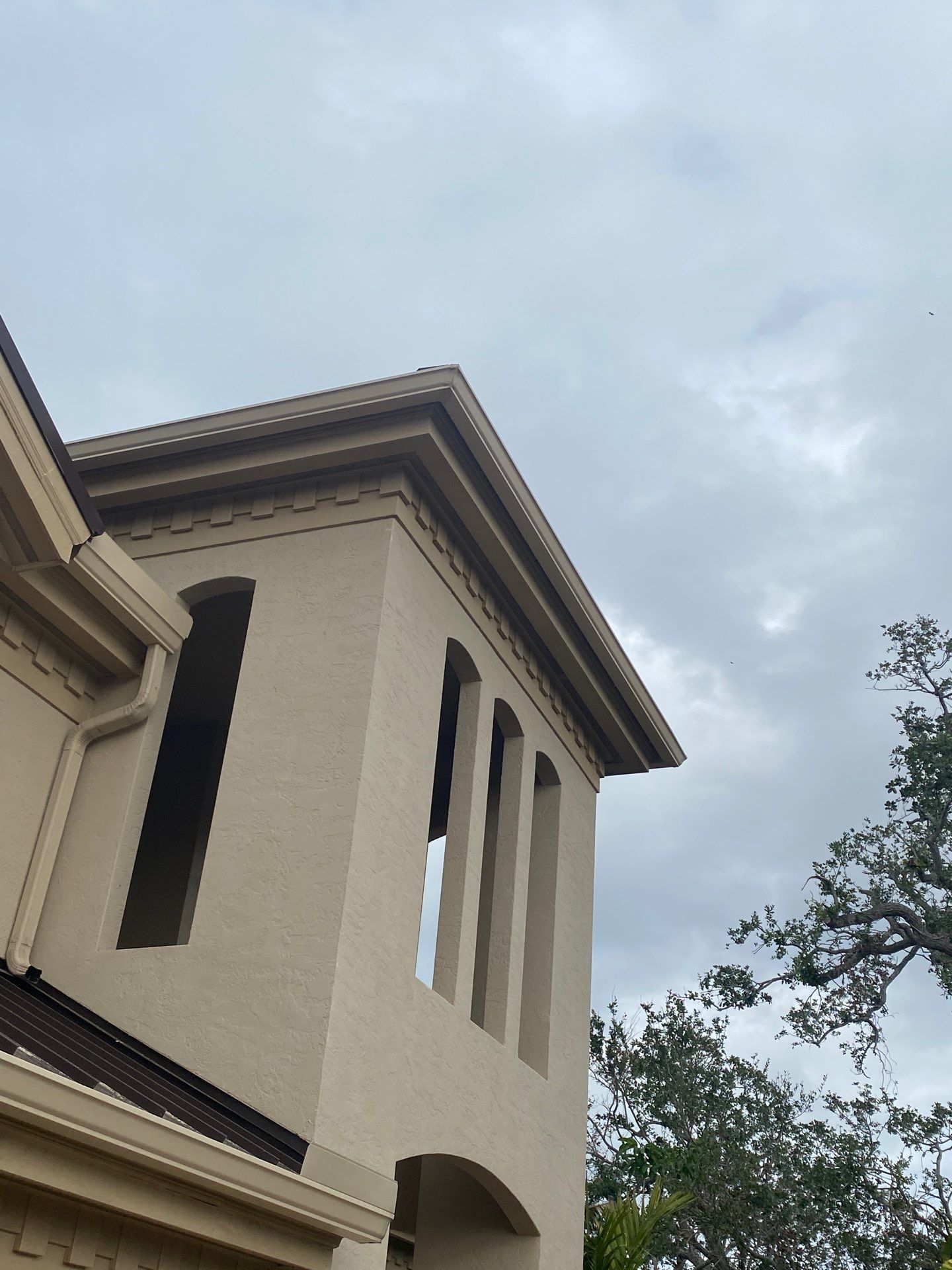 Seamless Gutters in Sarasota FL by Gutter Professors
