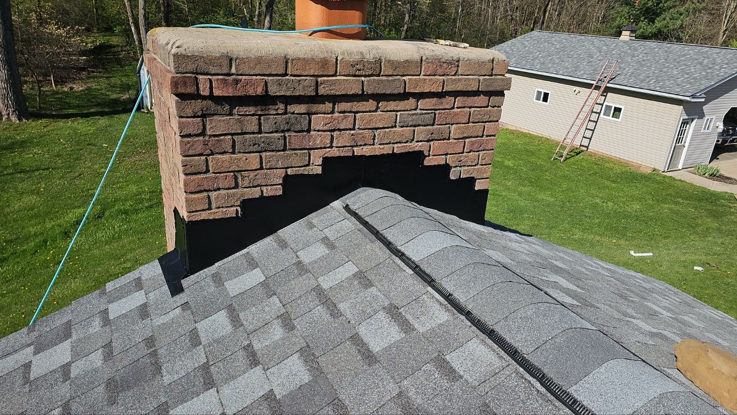 Atlas Pinnacle, Color, Coastal Granite, Drip Edge, Birch White by Eagle Eye Roofing