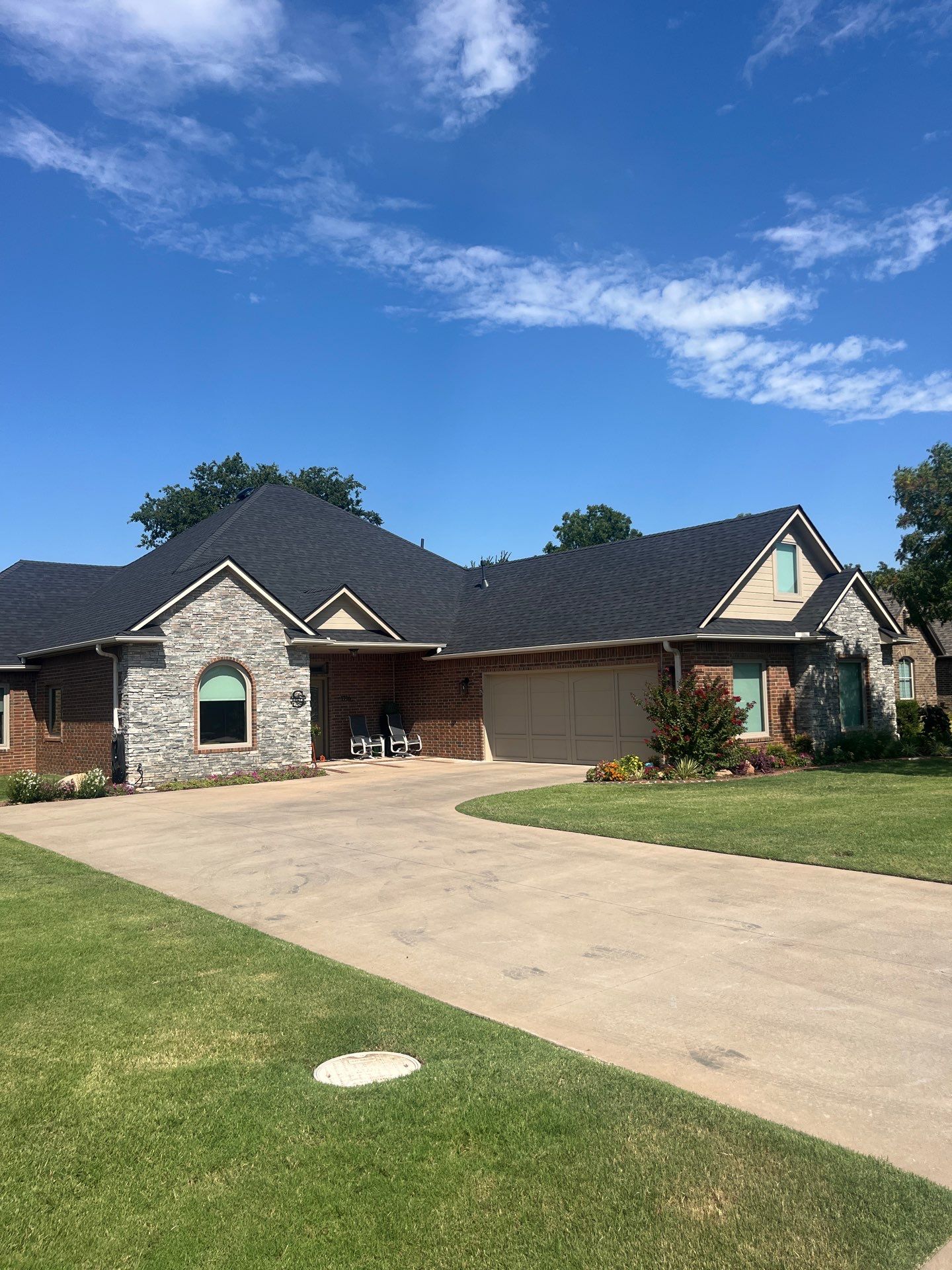 Owens Corning - Onyx Black by Frontline Roofing and Construction