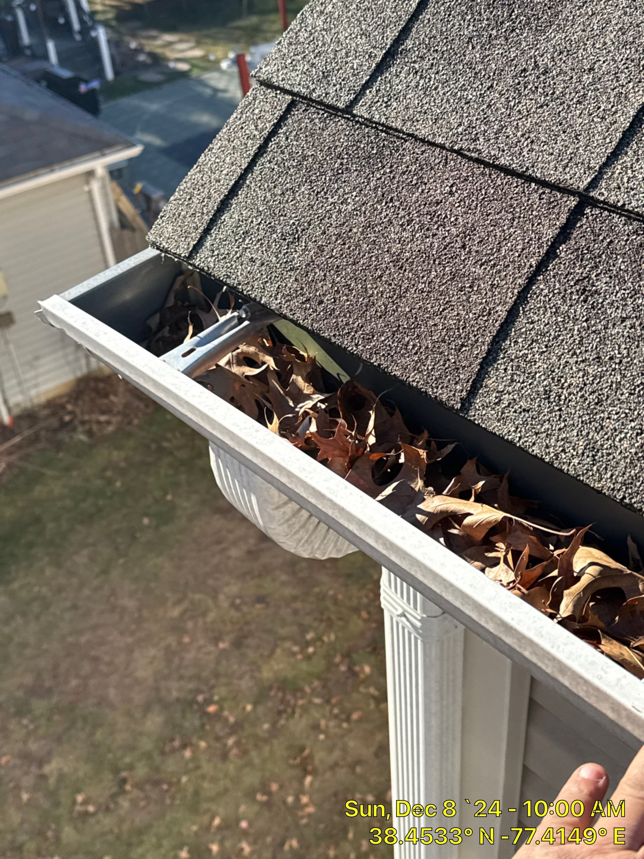 gutters guards using bulldog by La Bendicion Contruction Llc