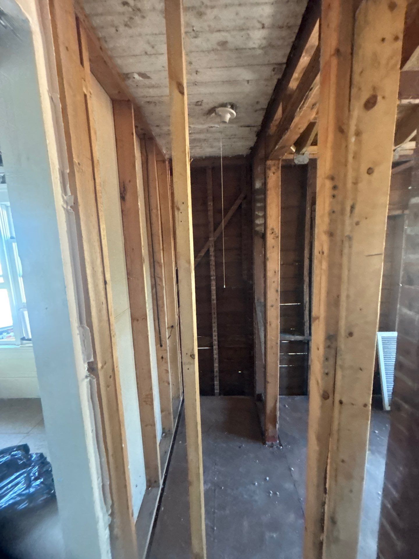 Mold Damage Inspection And Removal In Palmetto, FL by Ampm Restoration Services