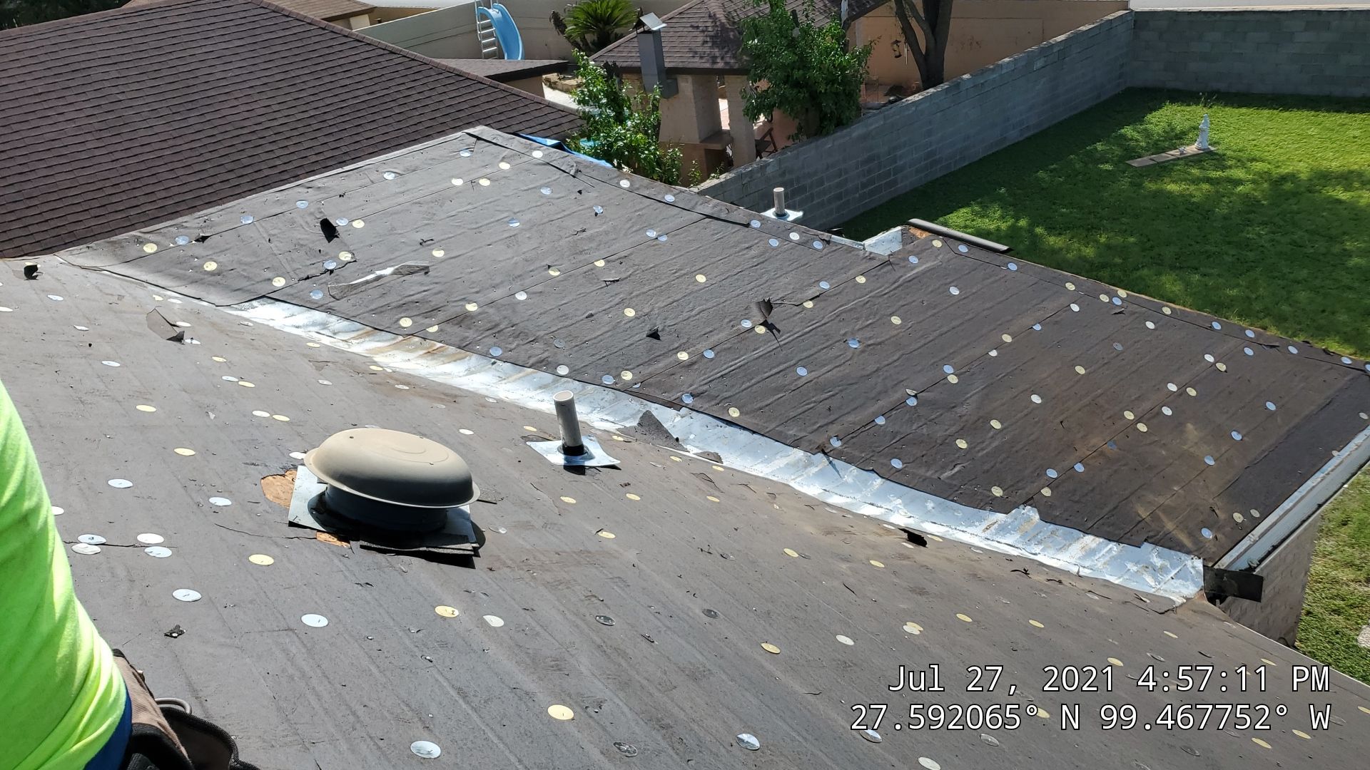 Residential Roofing Installation using Owens Corning - Oakridge by JM Flores Roofing & Construction, Inc