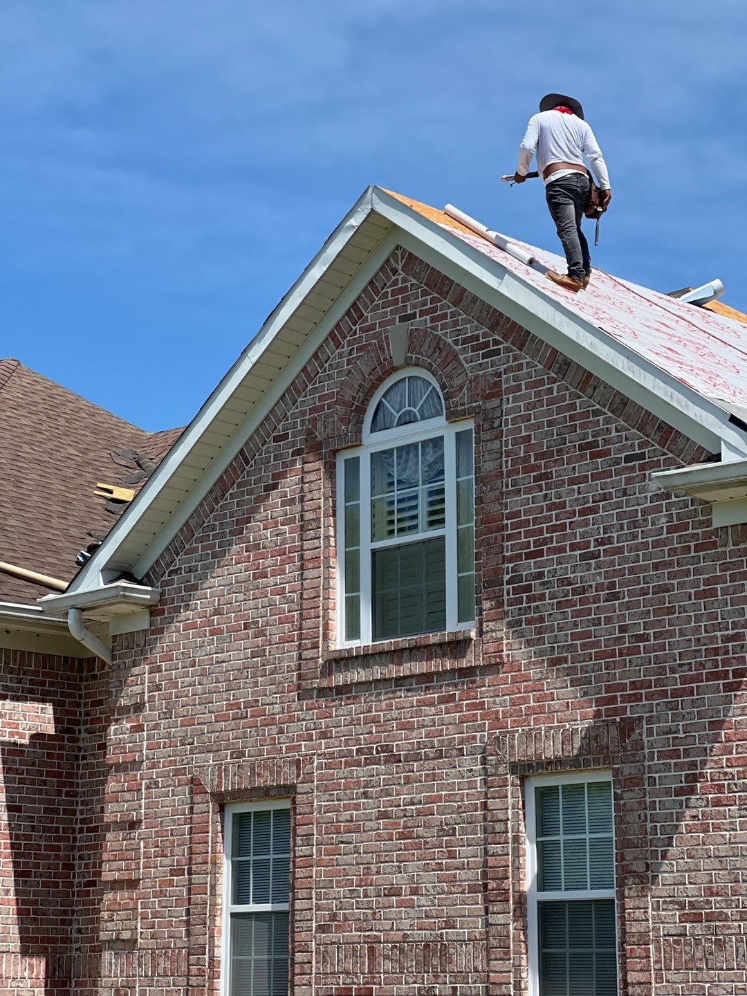 Residential Roofing Installation using Owens Corning Duration Shingles Roofing System by Undersun Roofing 