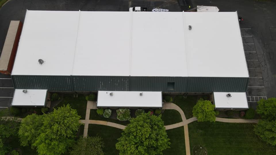 Project by Commercial Roofing Pros  by Commercial Roofing Pros 