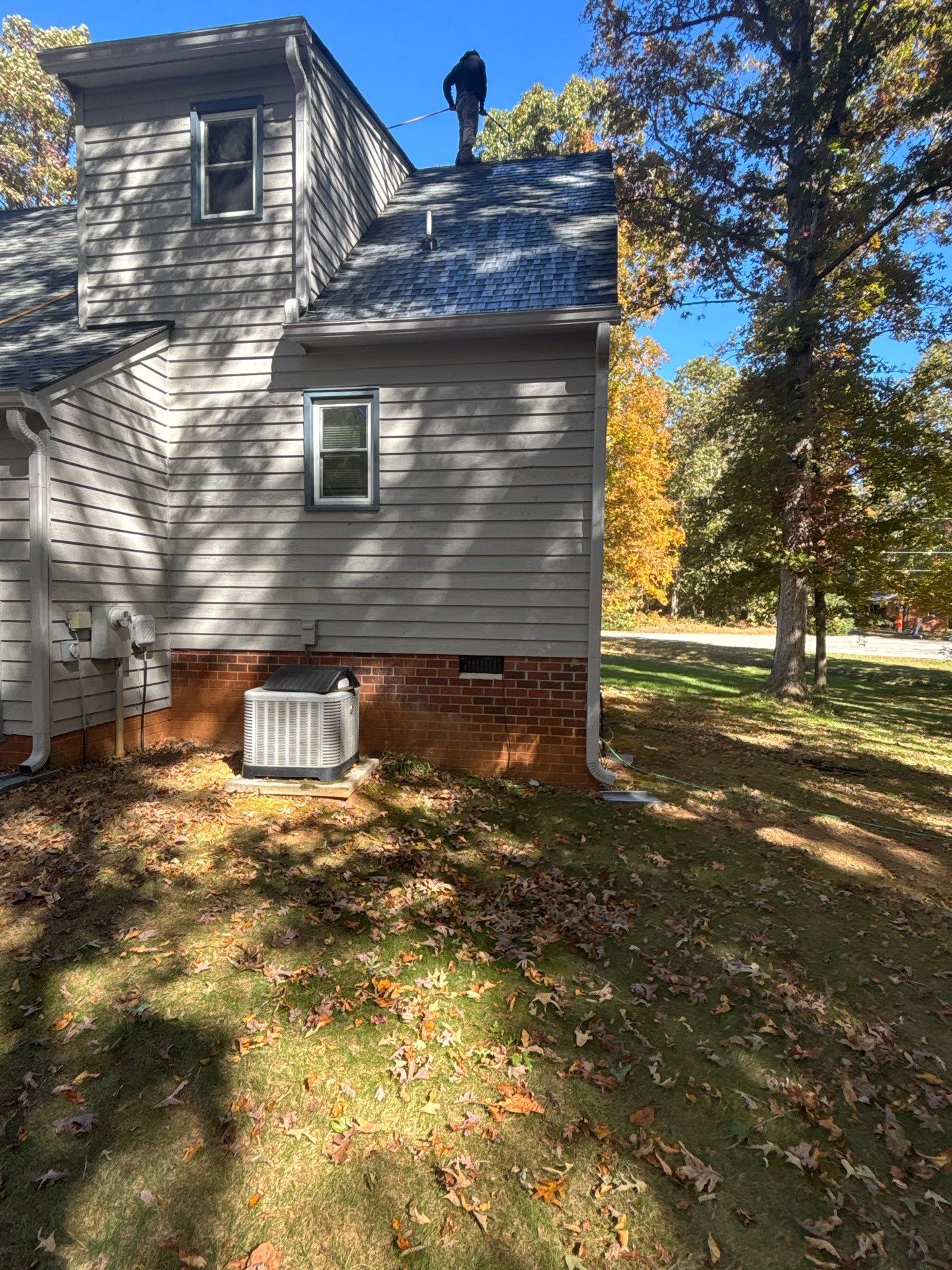 Project in Amelia Court House by Roof Maxx of Midlothian