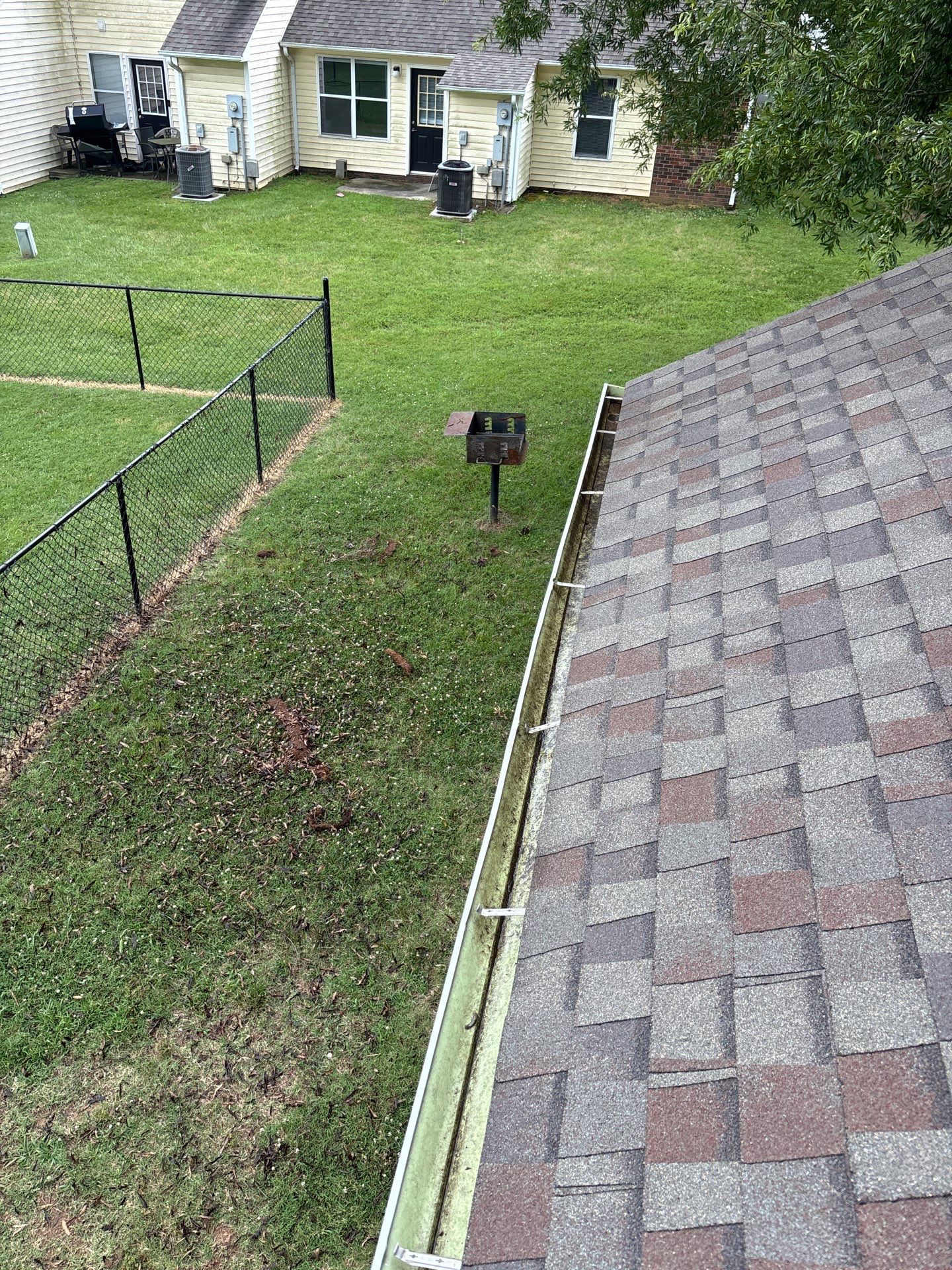 HOA gutter cleaning after photo Burlington, NC.