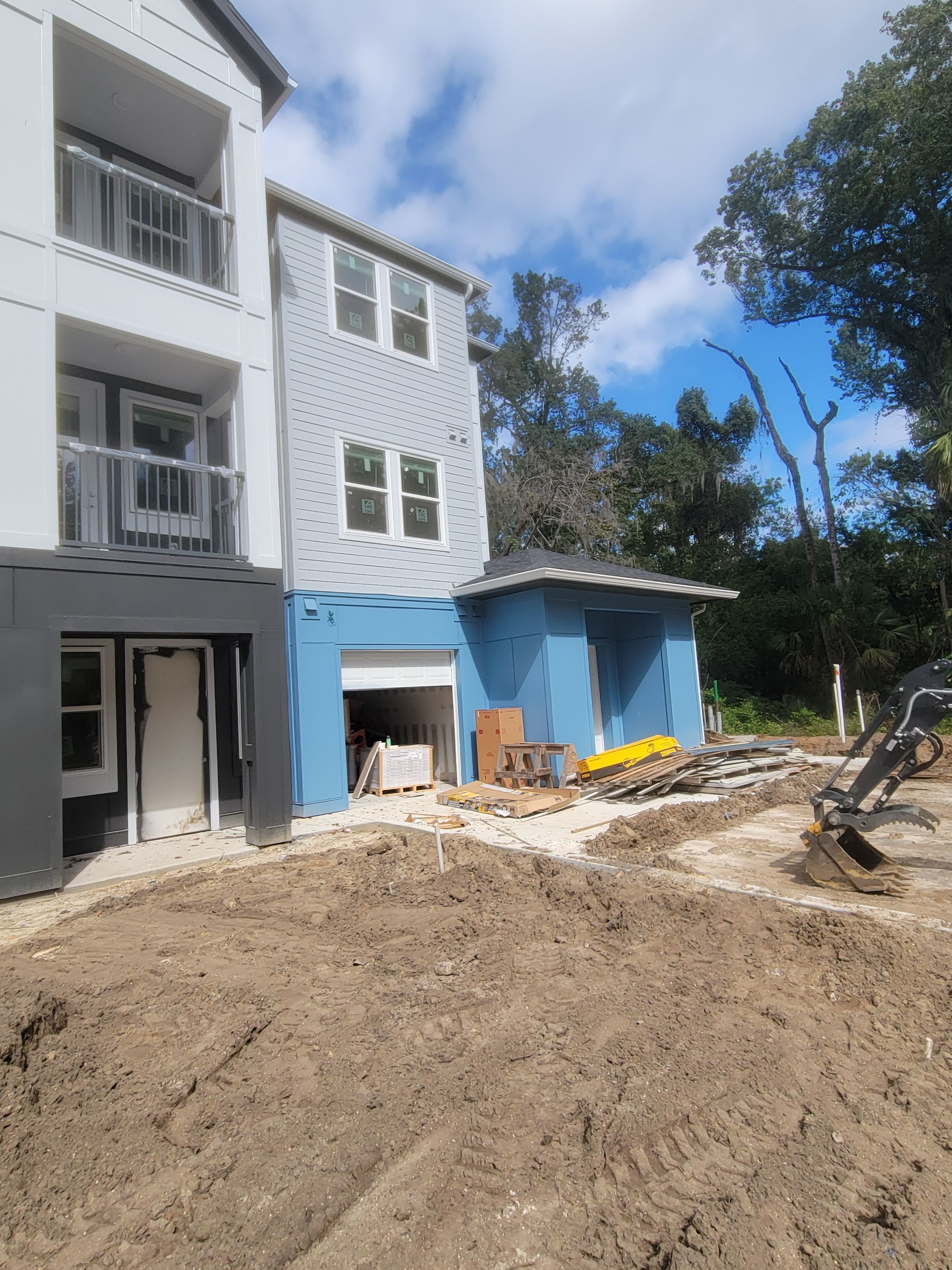 7-Inch Seamless Gutters for Large Roofs in Daytona Beach FL by Gutter Professors