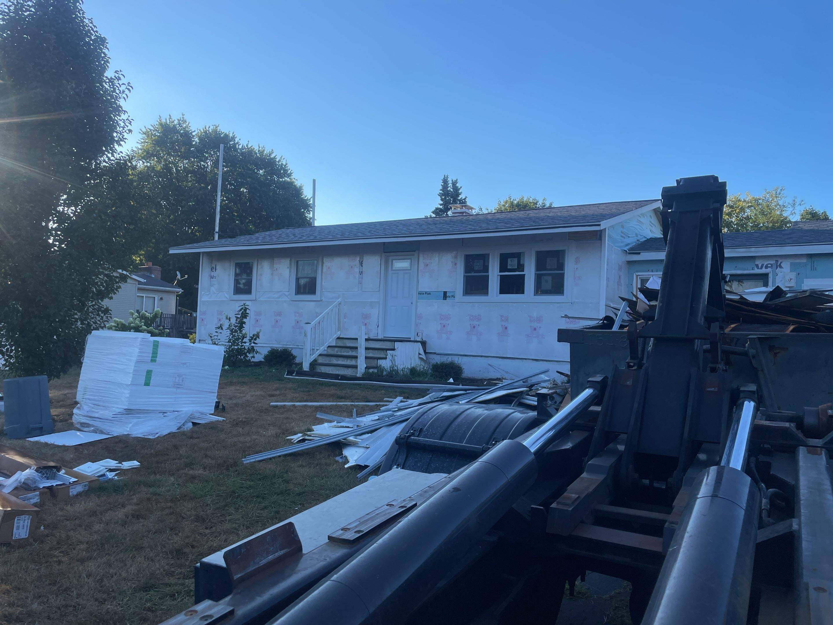 Fire Damage using Certainteed Mainsteet D4 and Owens corning quarry gray by A Plus Exterior