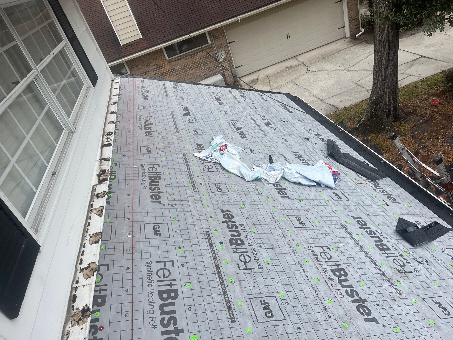 GAF Charcoal Architectural Shingle - Re-roof by Endless Summer Roofing Co.