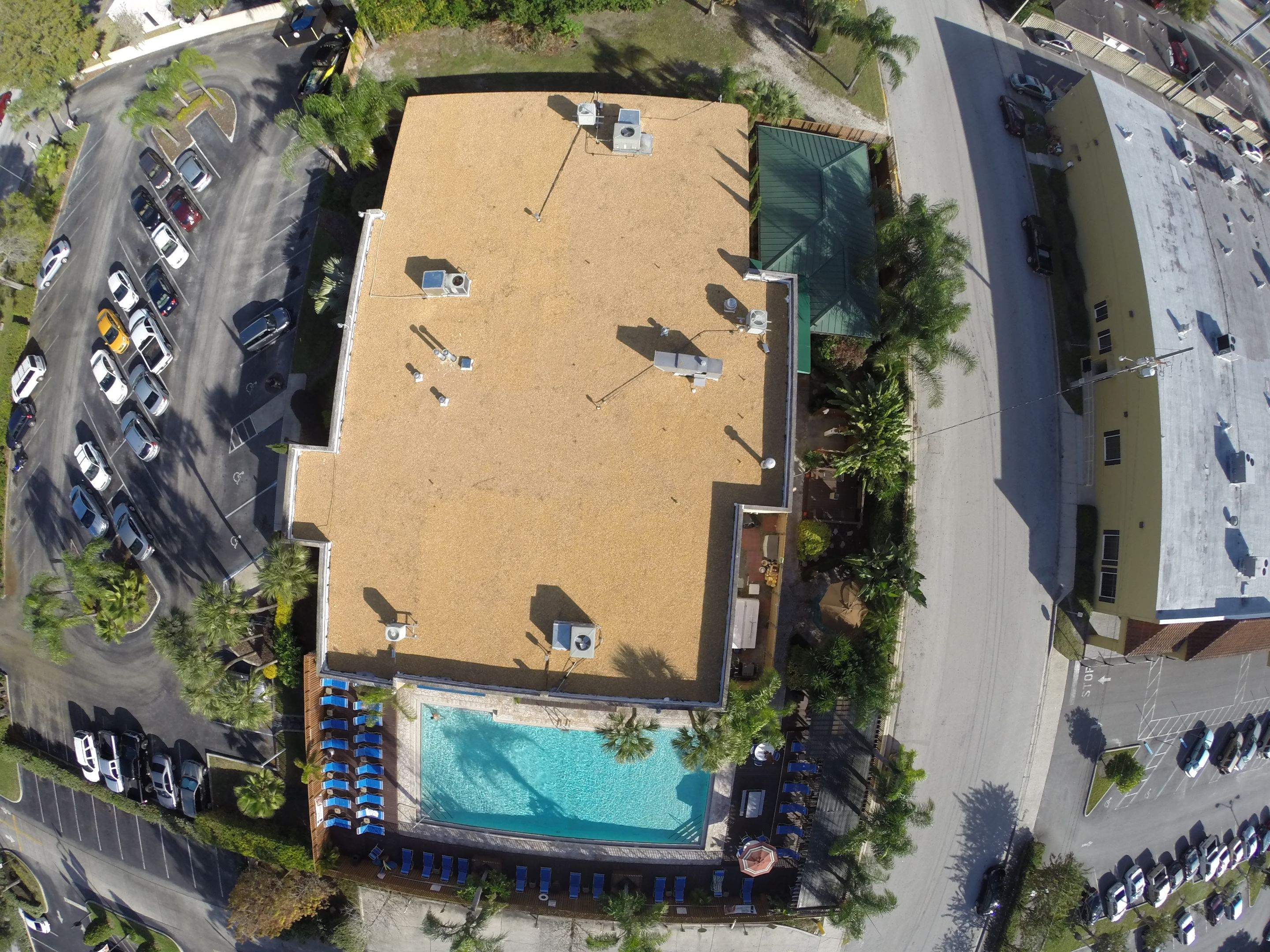 Club Orlando – Drainage & Edge Detail Focused Commercial Reroof by Gold Key Roofing